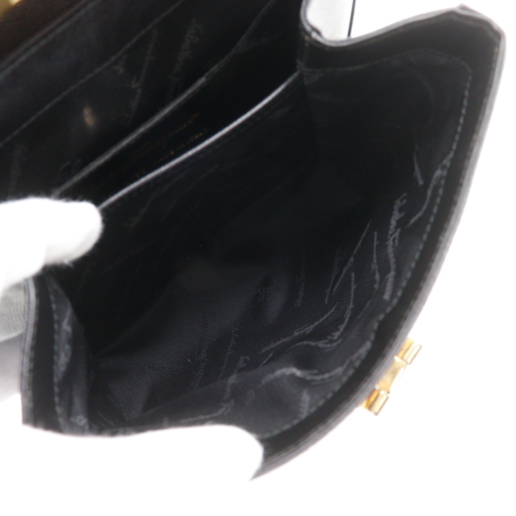 Salvatore Ferragamo Black Leather Handbag (Pre-Owned)