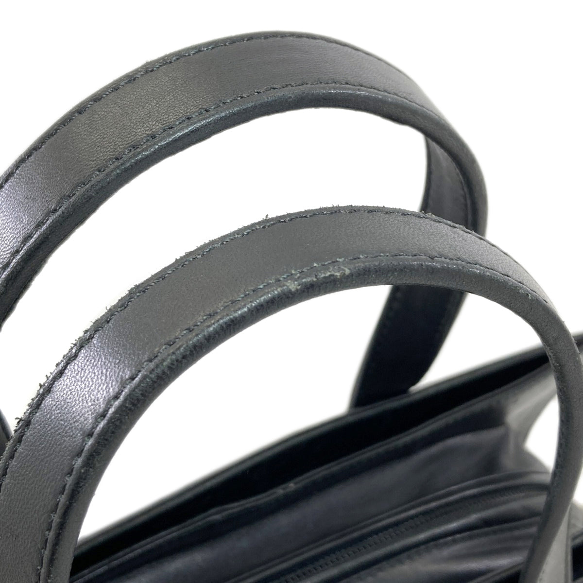 Loewe Black Leather Handbag (Pre-Owned)