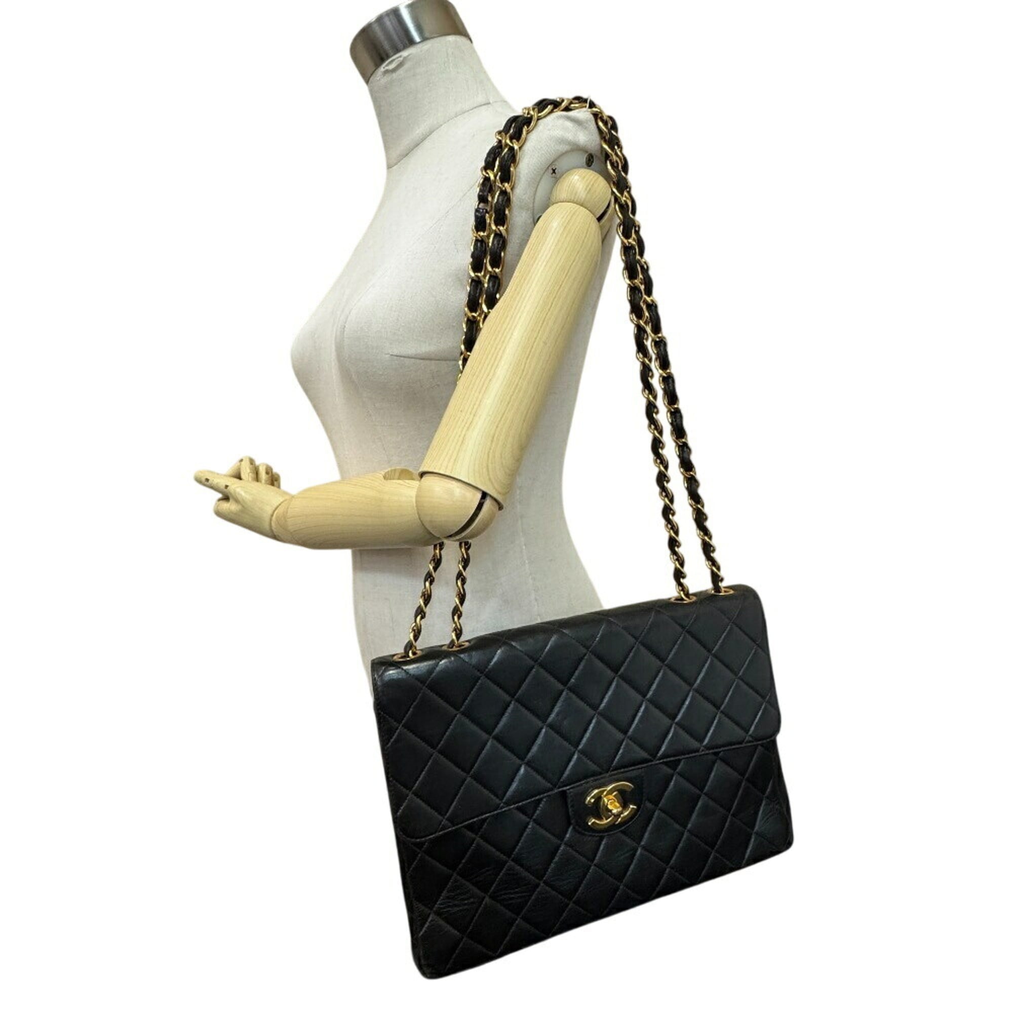 Chanel Black Leather Shoulder Bag (Pre-Owned)