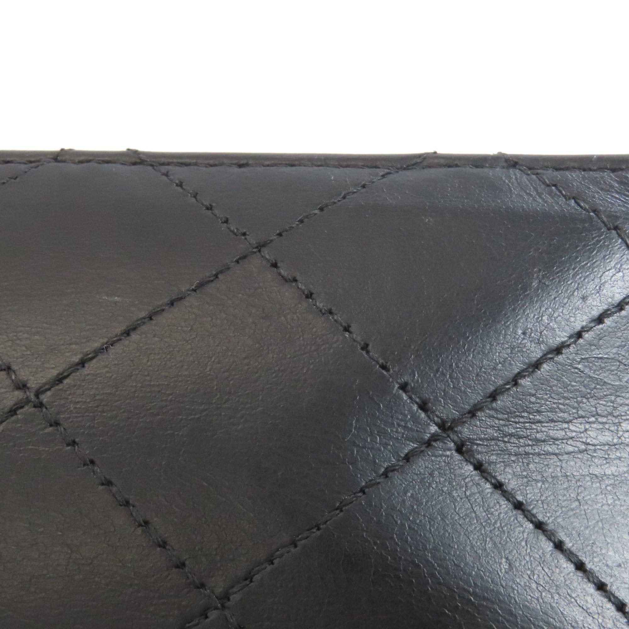 Chanel Black Leather Shoulder Bag (Pre-Owned)
