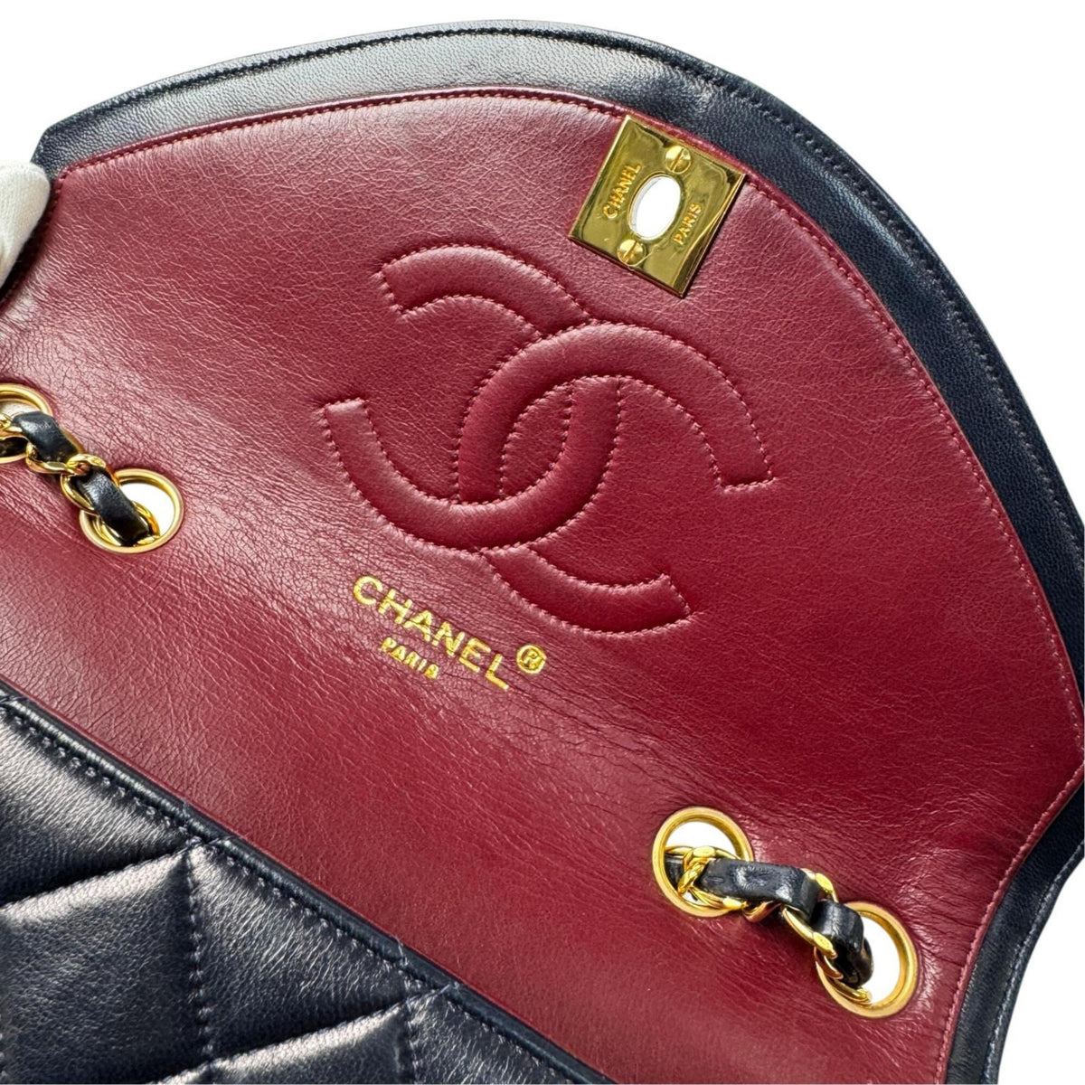 Chanel Dark Navy Leather Shoulder Bag (Pre-Owned)
