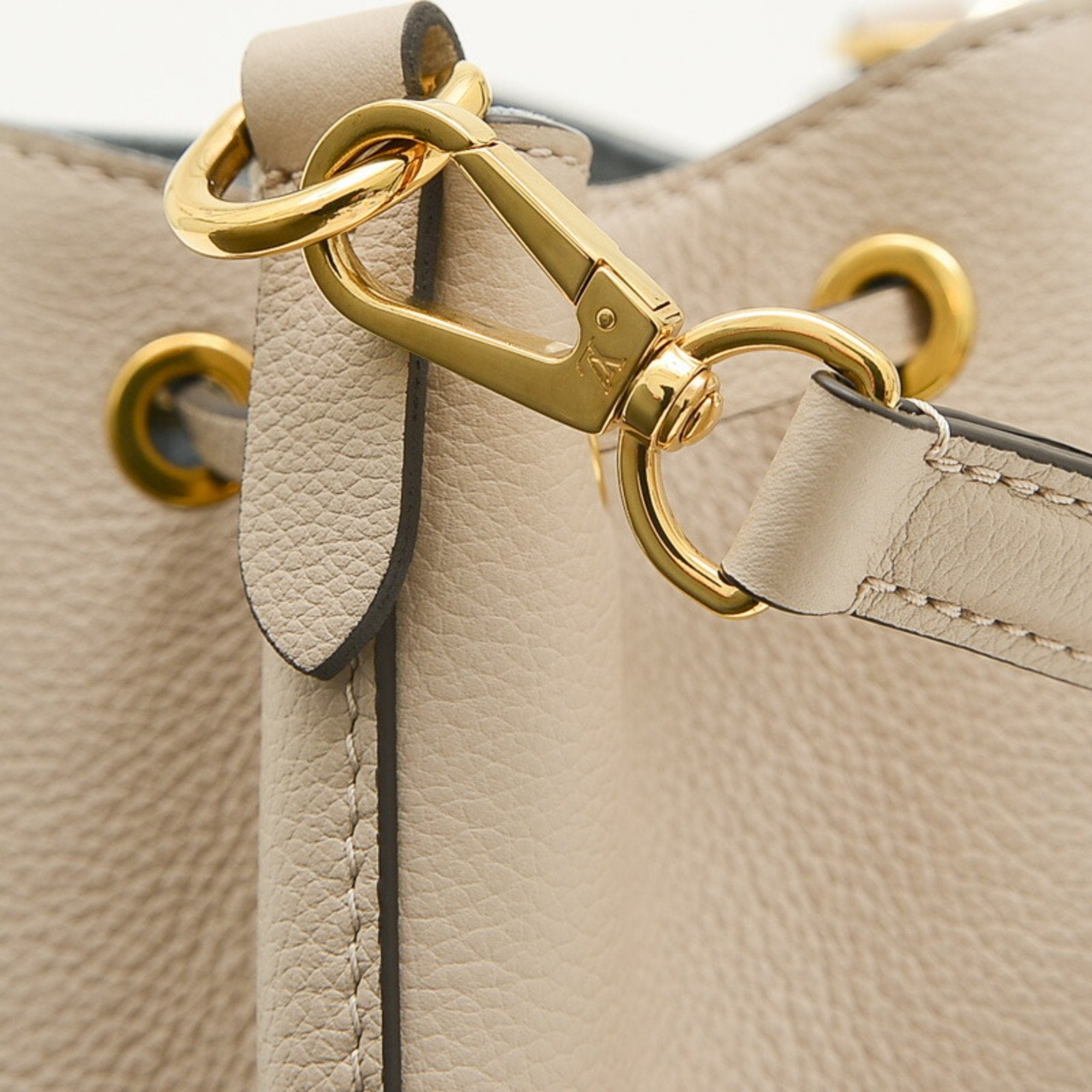 Louis Vuitton Beige Grayish Leather Handbag Shoulder Bag (Pre-Owned)