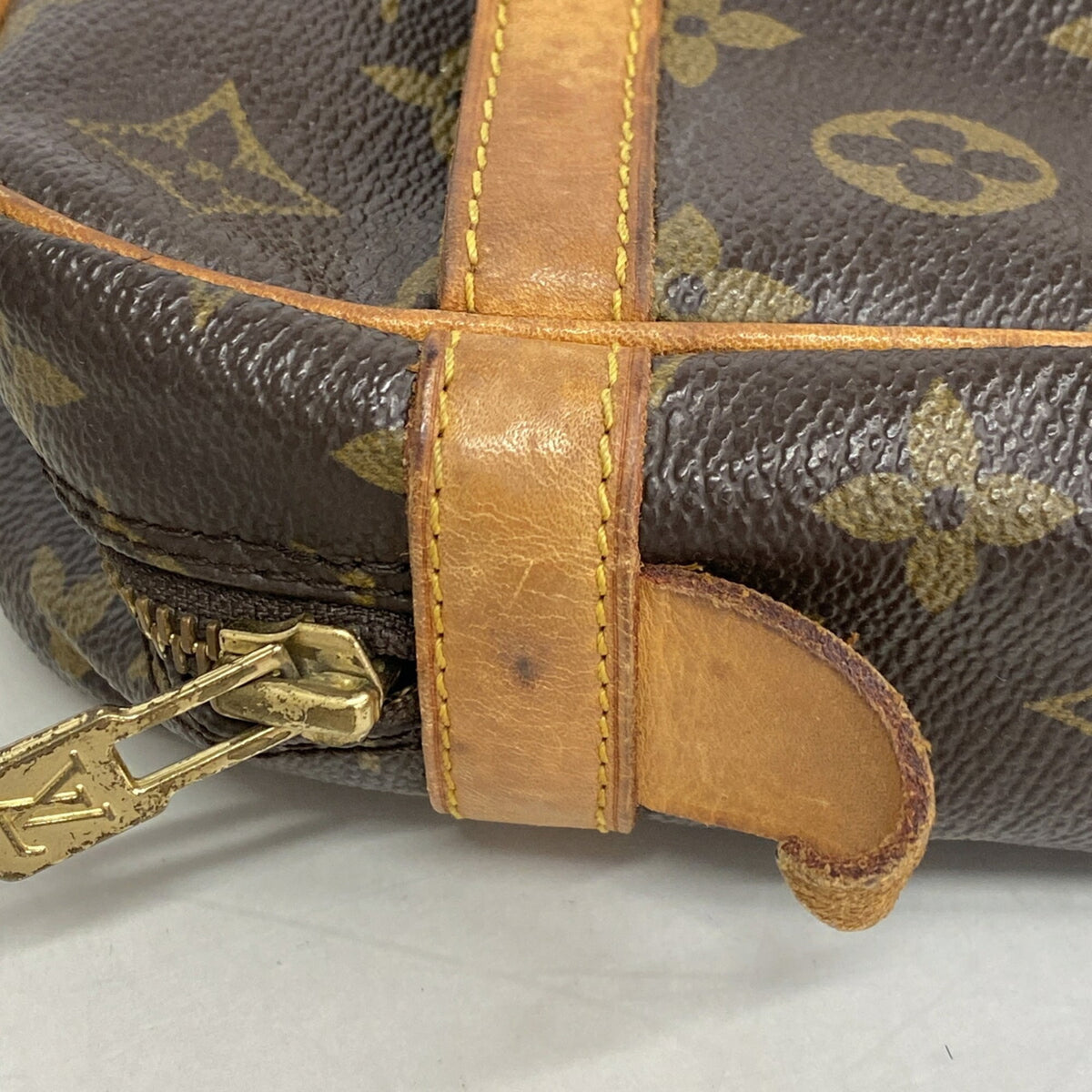 Louis Vuitton Brown Clutch Bag (Pre-Owned)