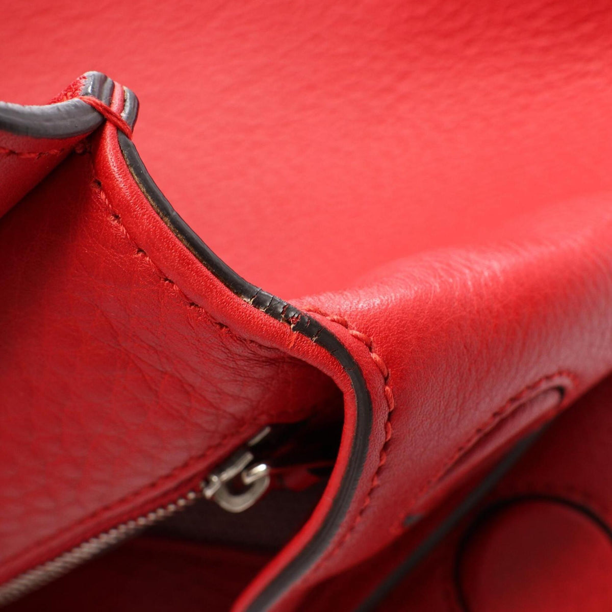 Gucci Red Color Leather Handbag (Pre-Owned)