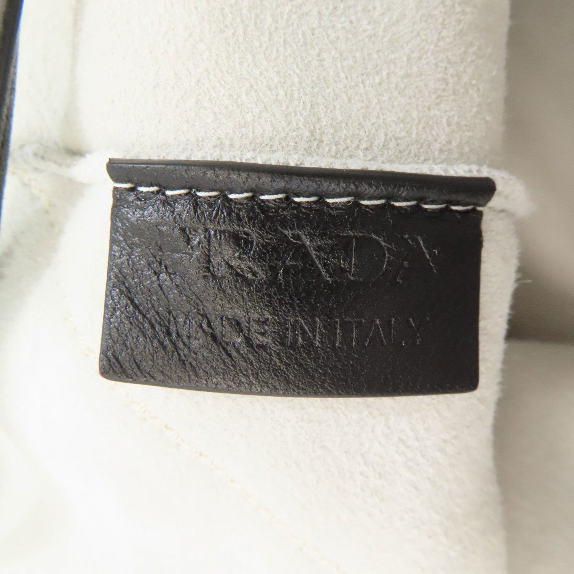 Prada White Leather Tote Bag (Pre-Owned)