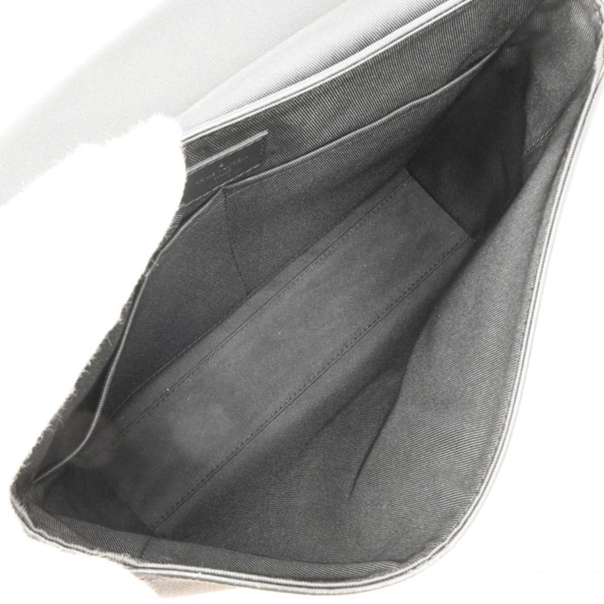 Louis Vuitton Black Leather Messenger Bag (Pre-Owned)