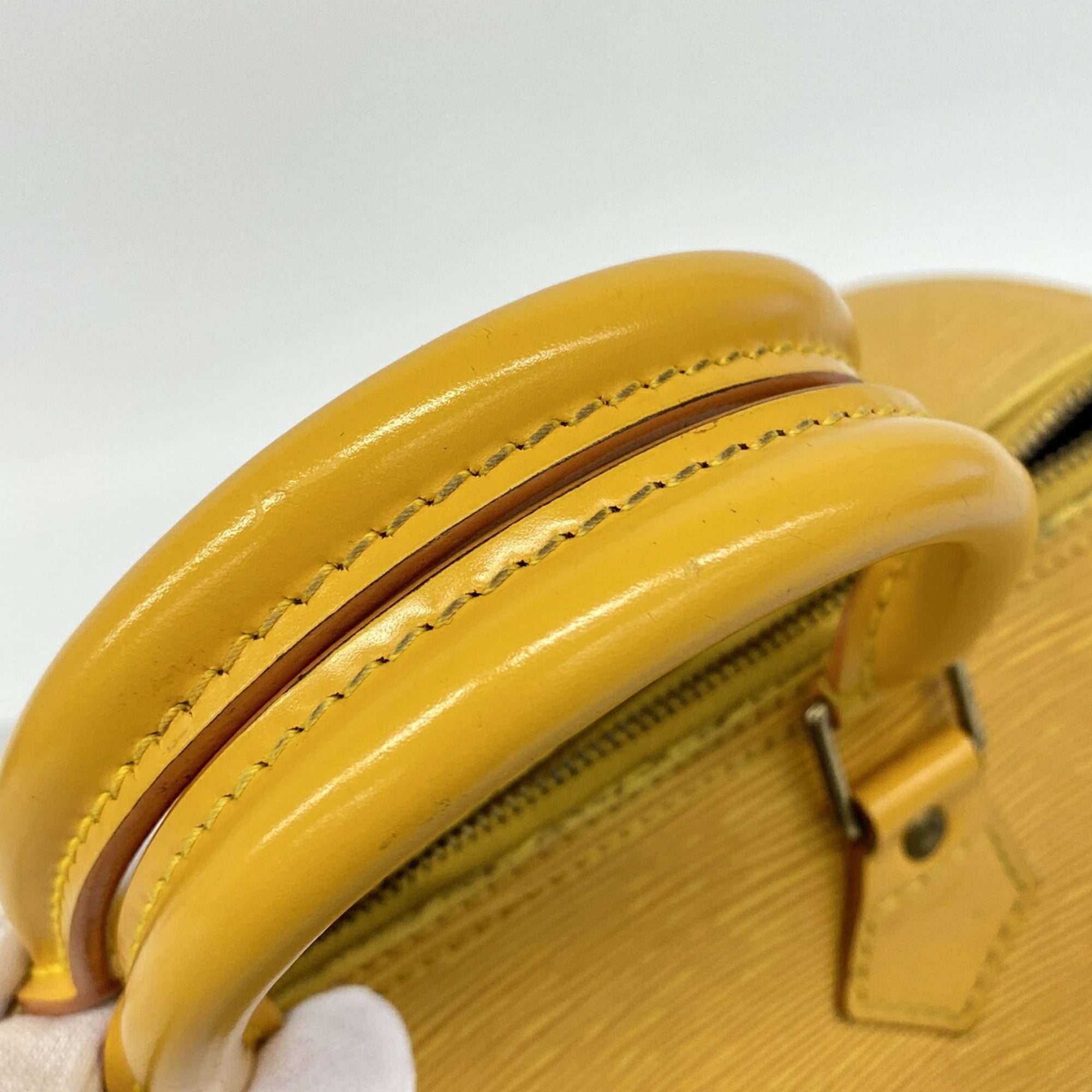Louis Vuitton Jaune Handbag (Pre-Owned)