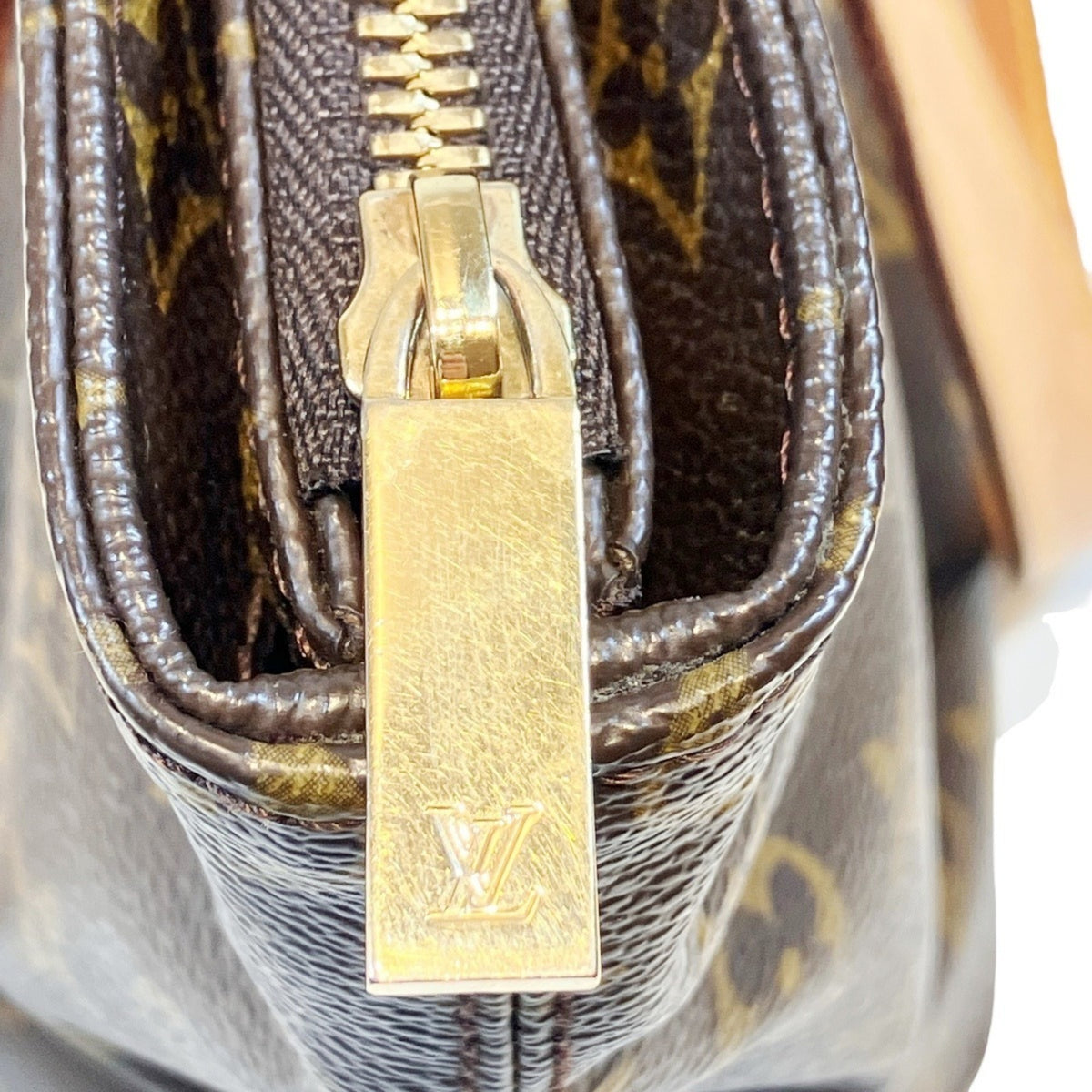 Louis Vuitton Brown Coated Canvas Shoulder Bag (Pre-Owned)