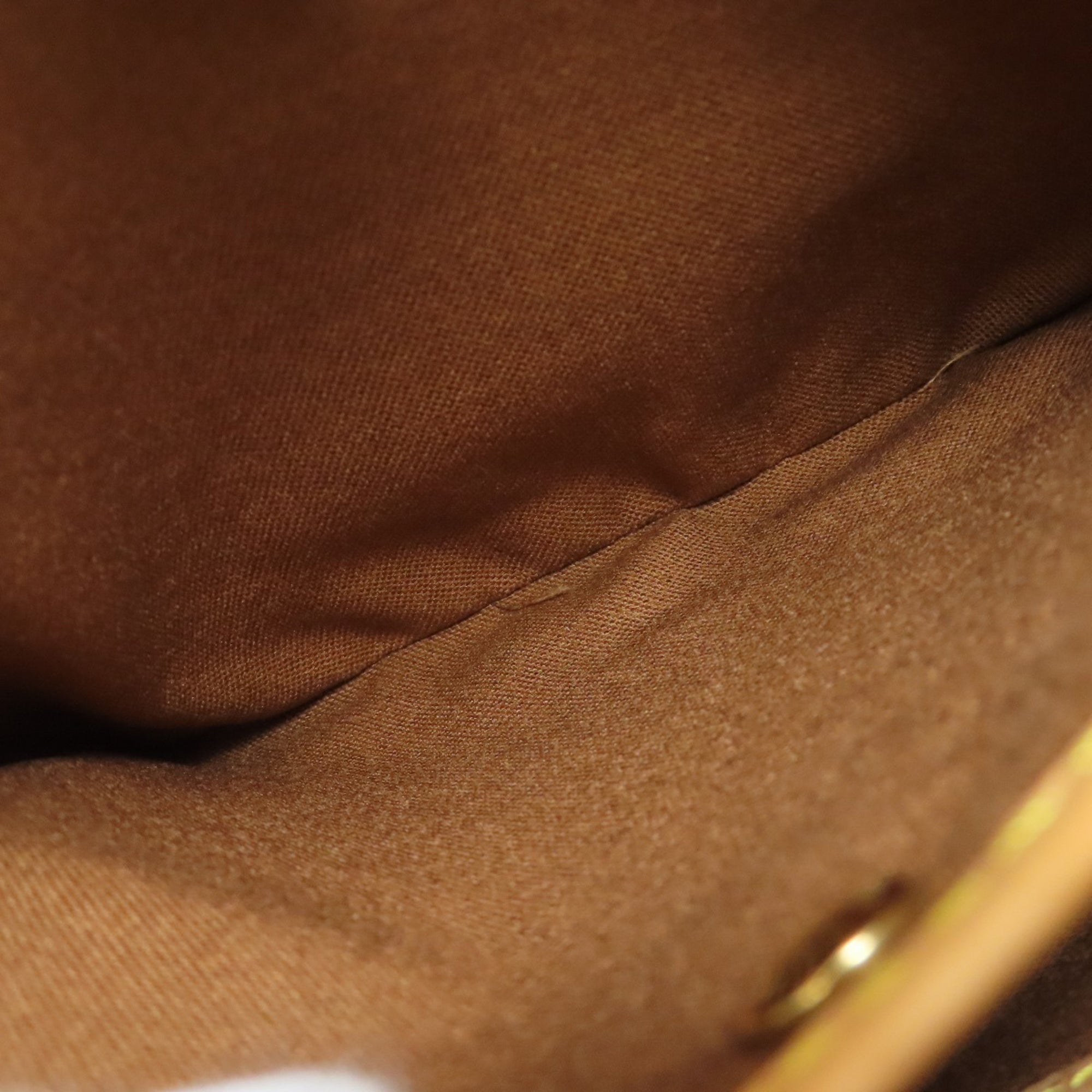 Louis Vuitton Brown Monogram Monogram Canvas Handbag (Pre-Owned)