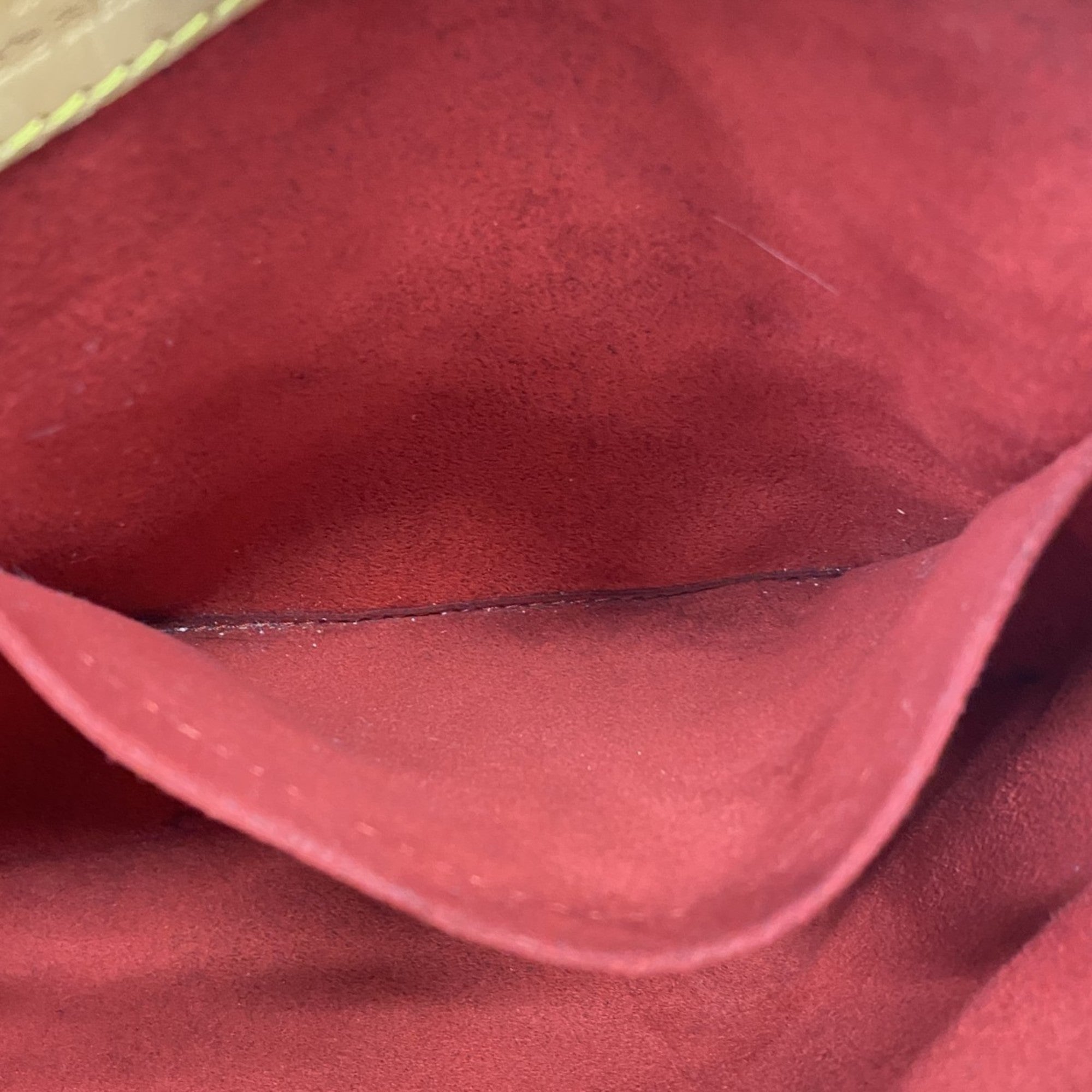 Louis Vuitton Brown Shoulder Bag (Pre-Owned)