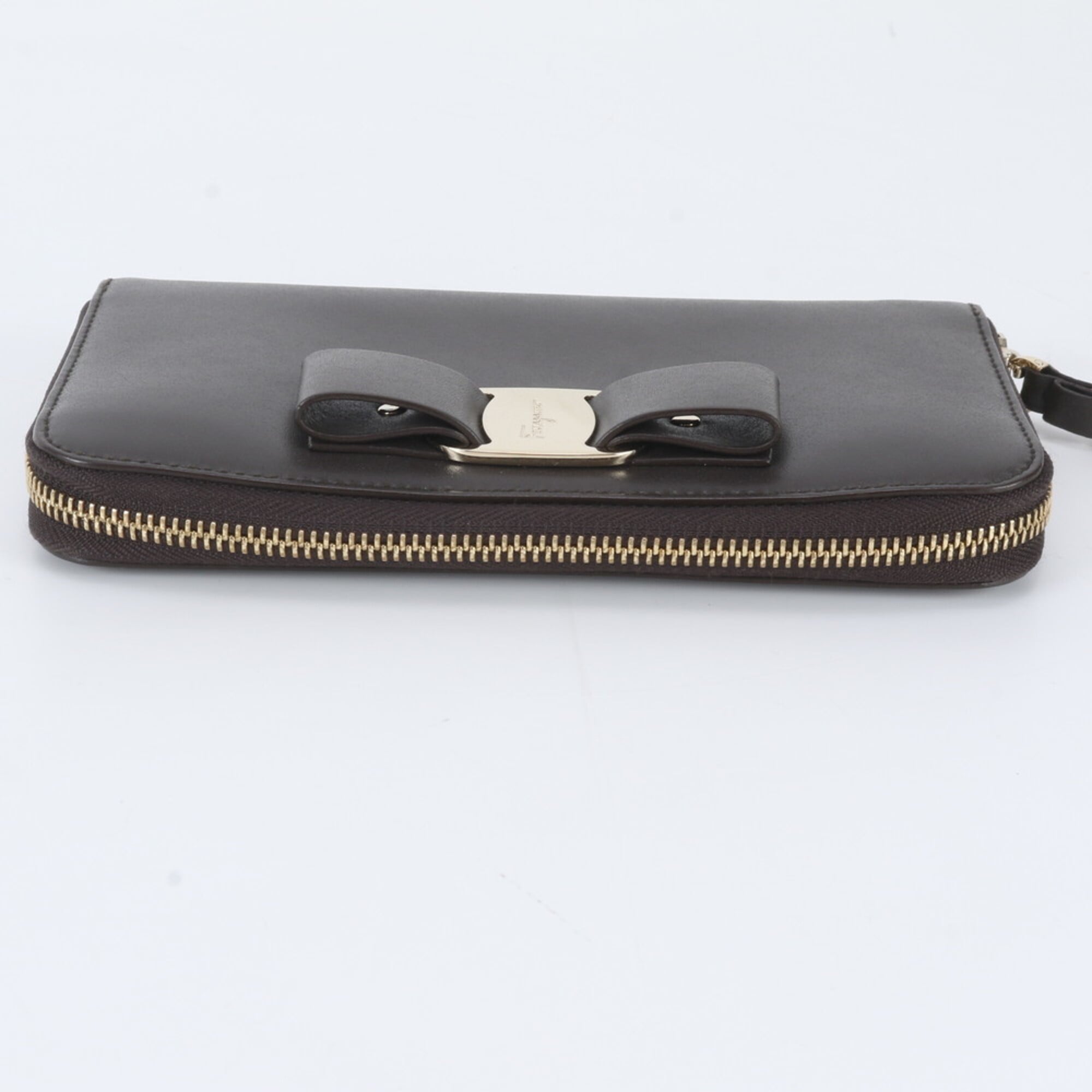 Salvatore Ferragamo Charcoal Gray Leather Long Wallet (Bi-Fold) (Pre-Owned)