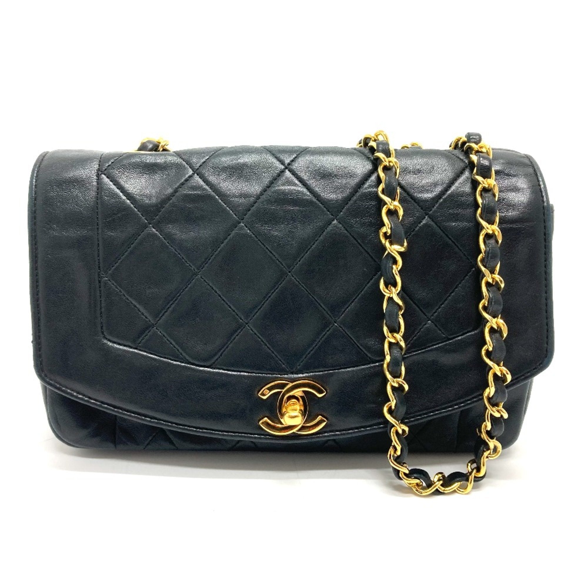 Chanel Black Leather Shoulder Bag (Pre-Owned)