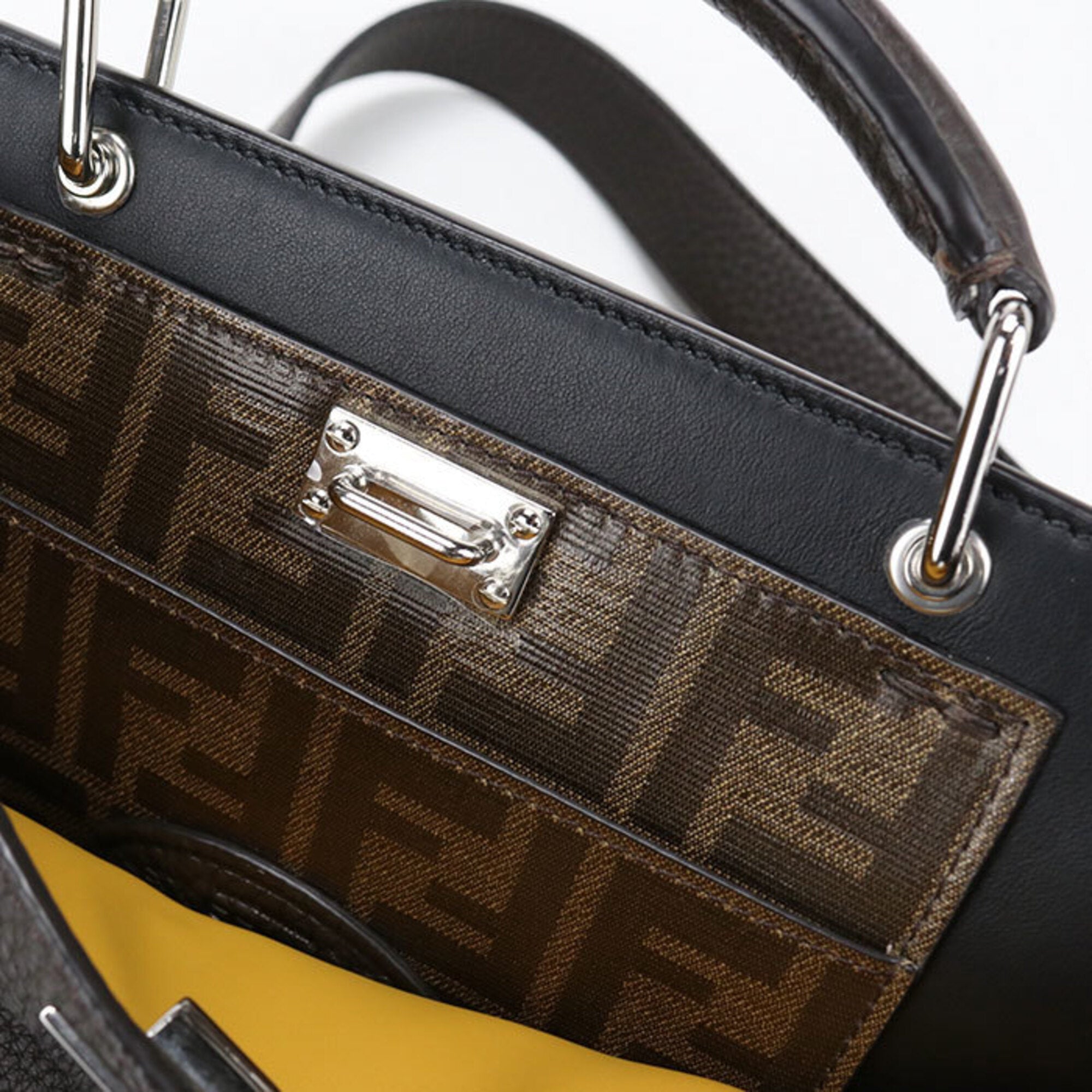 Fendi Brown Leather Handbag (Pre-Owned)
