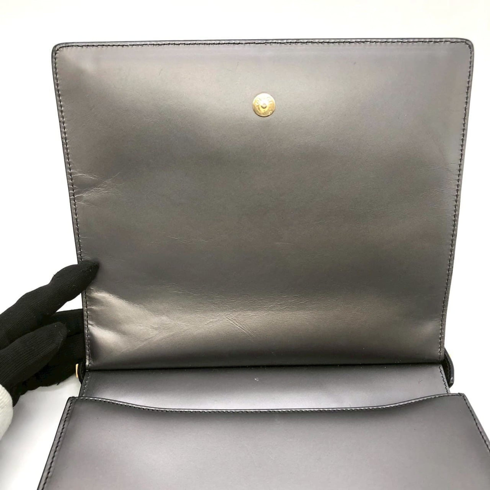 Gucci Gray Leather Shoulder Bag (Pre-Owned)