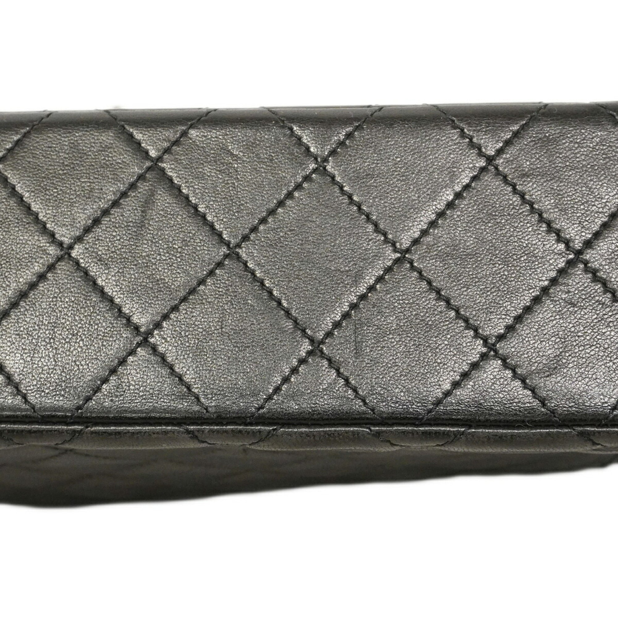 Chanel Black Leather Shoulder Bag (Pre-Owned)