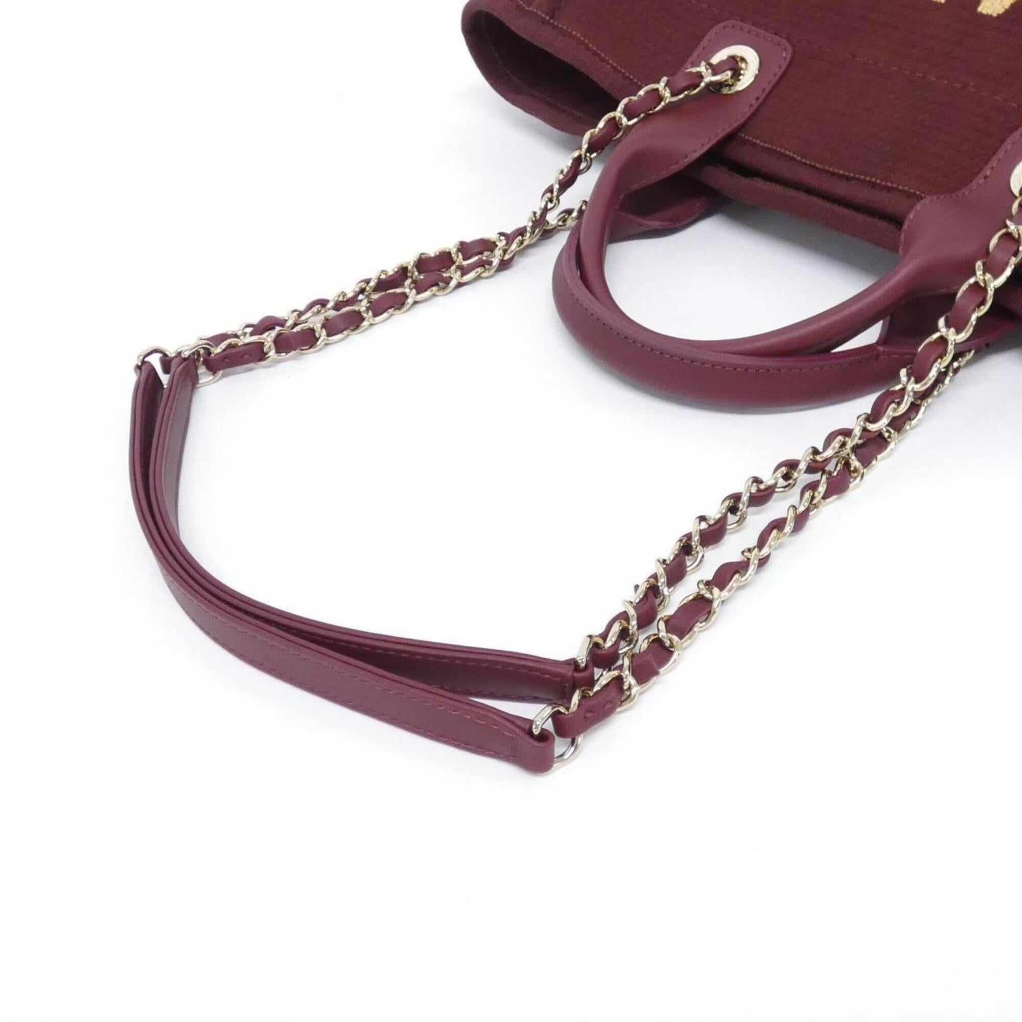 Chanel Bordeaux Handbag (Pre-Owned)