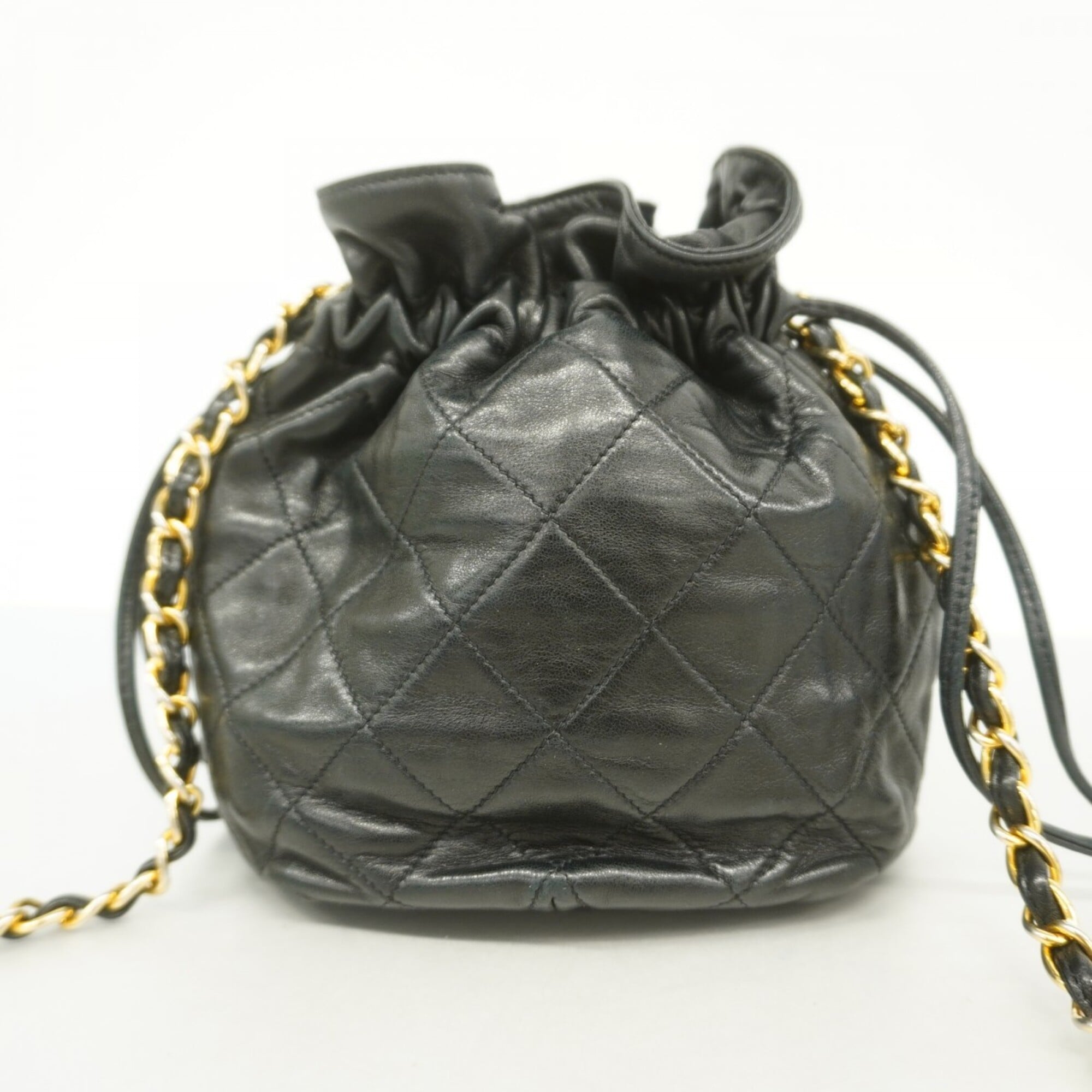 Chanel Black Leather Shoulder Bag (Pre-Owned)