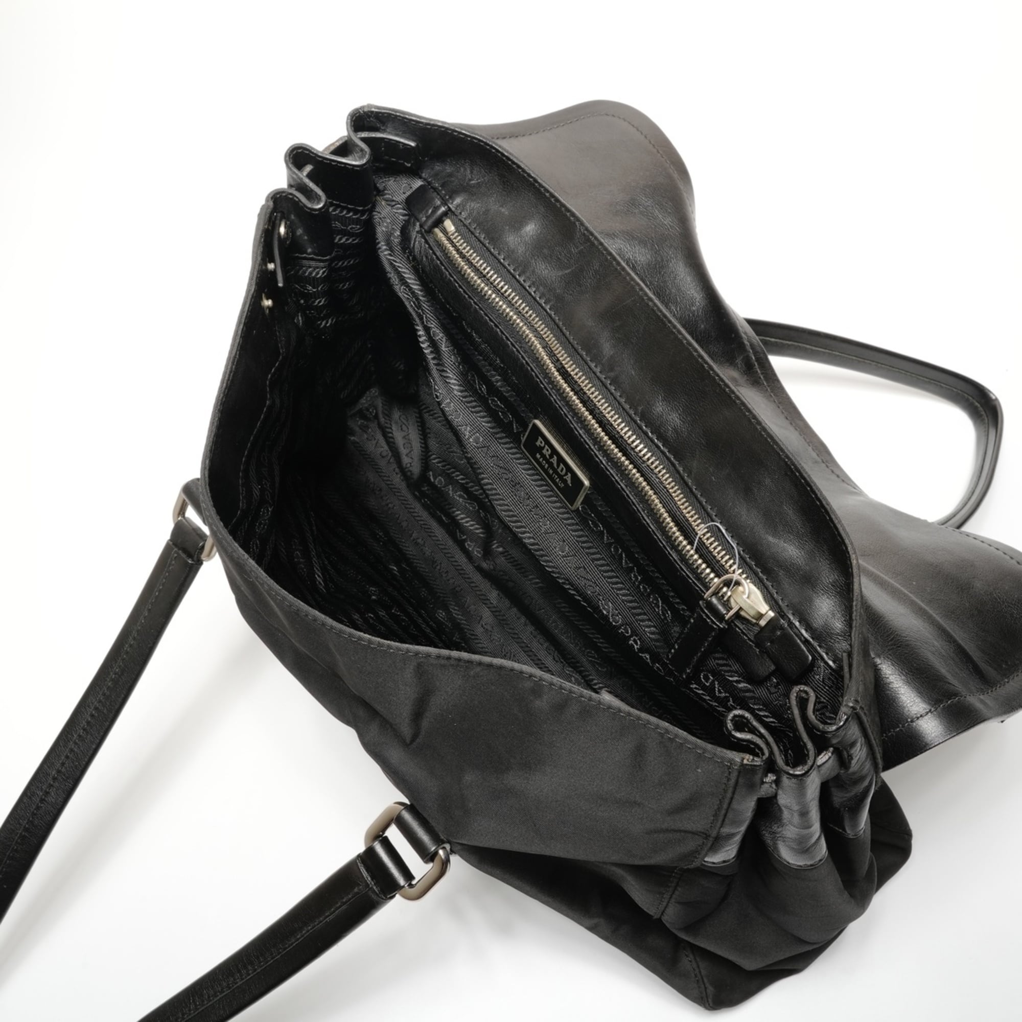 Prada Black Nylon Shoulder Bag (Pre-Owned)