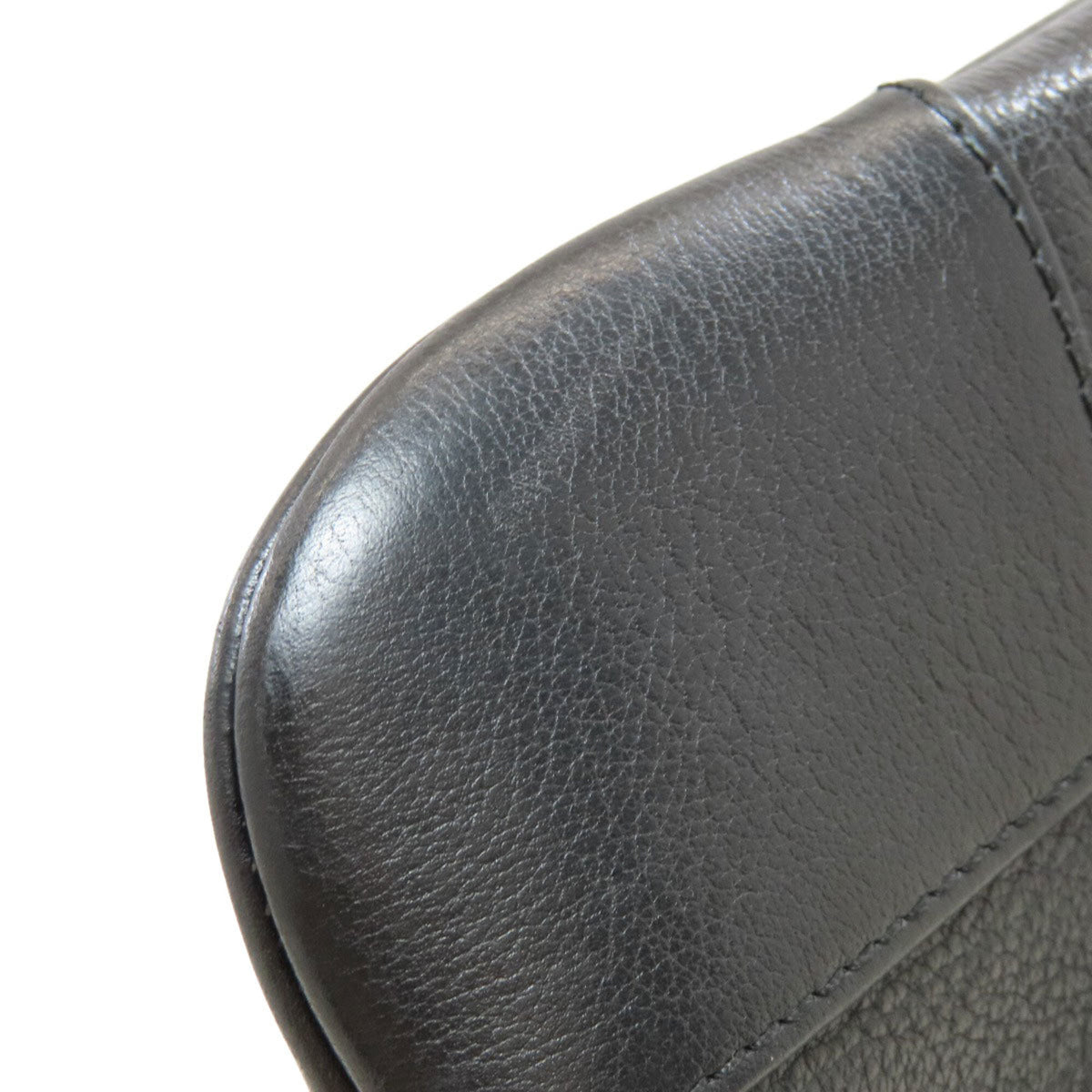 Loewe Black Leather Shoulder Bag (Pre-Owned)