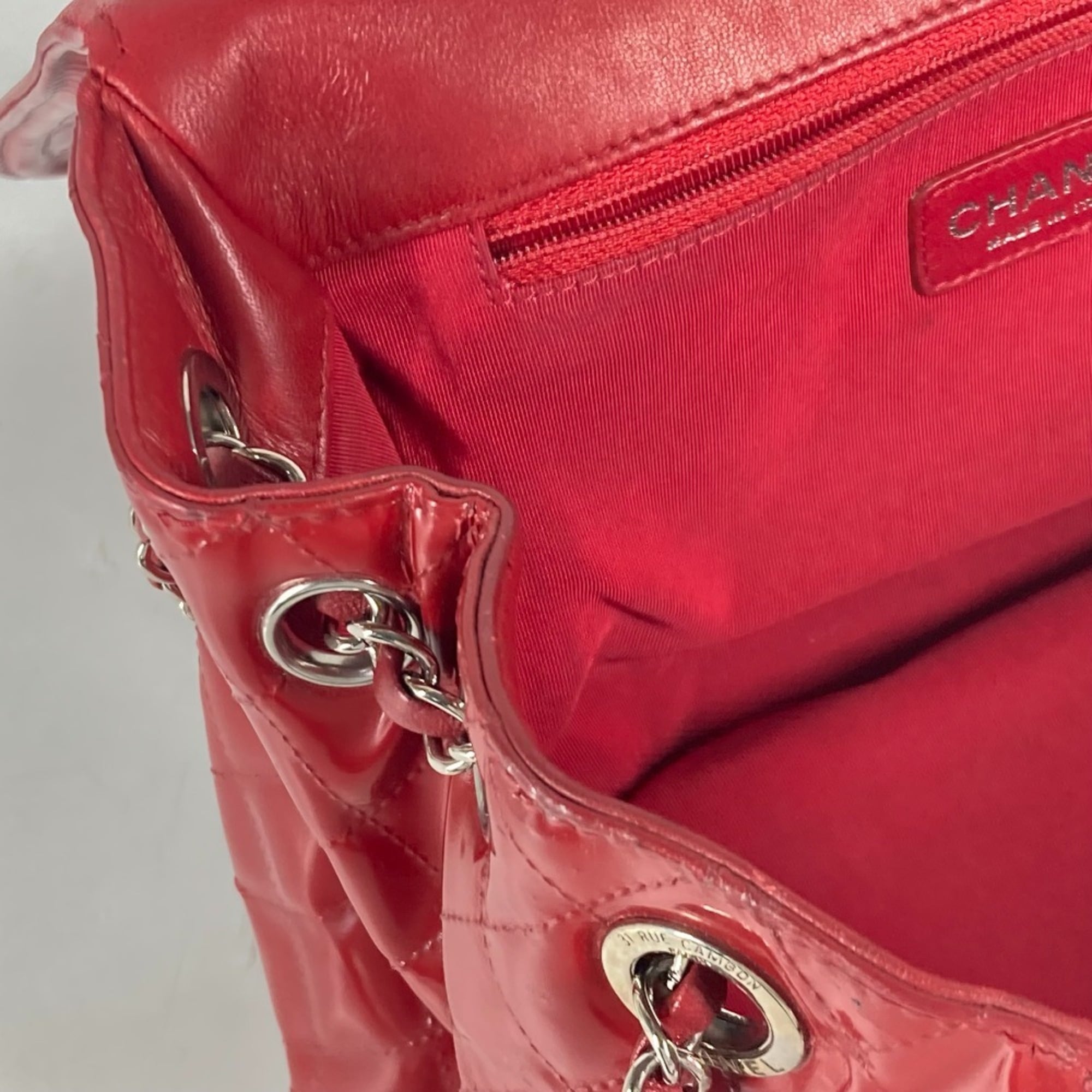 Chanel Pink Red Color Leather Shoulder Bag (Pre-Owned)