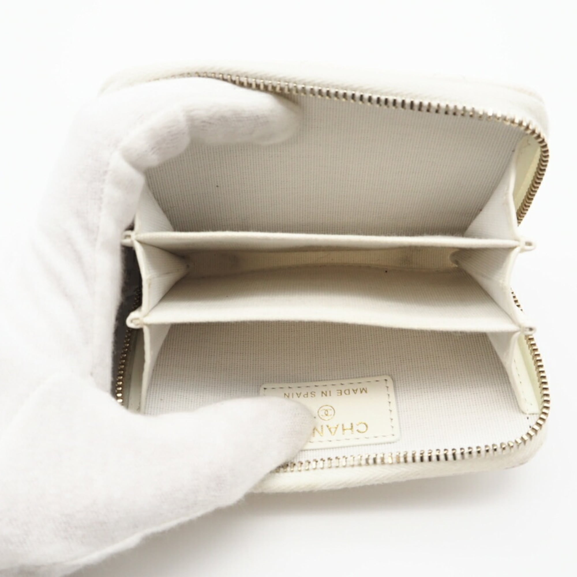 Chanel White Grained Calfskin Coin Purse/Coin Case (Pre-Owned)