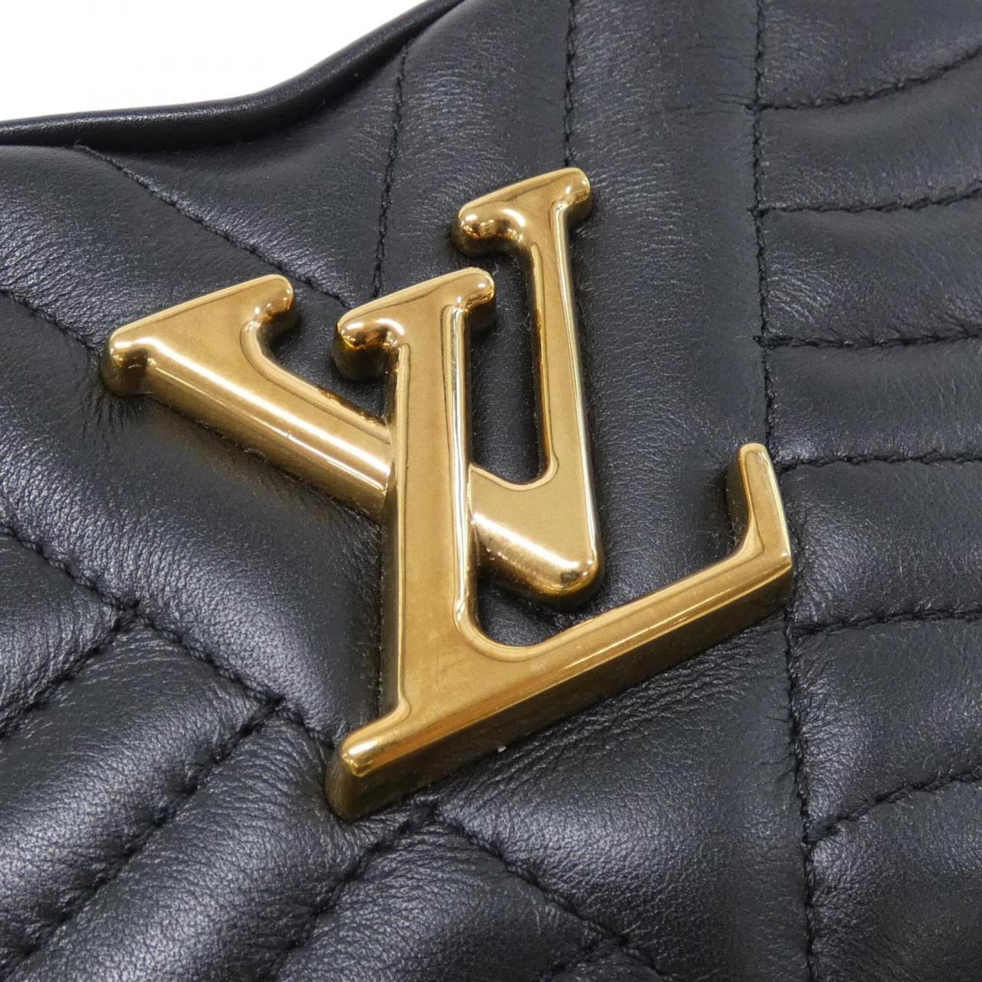 Louis Vuitton Black Leather Shoulder Bag (Pre-Owned)