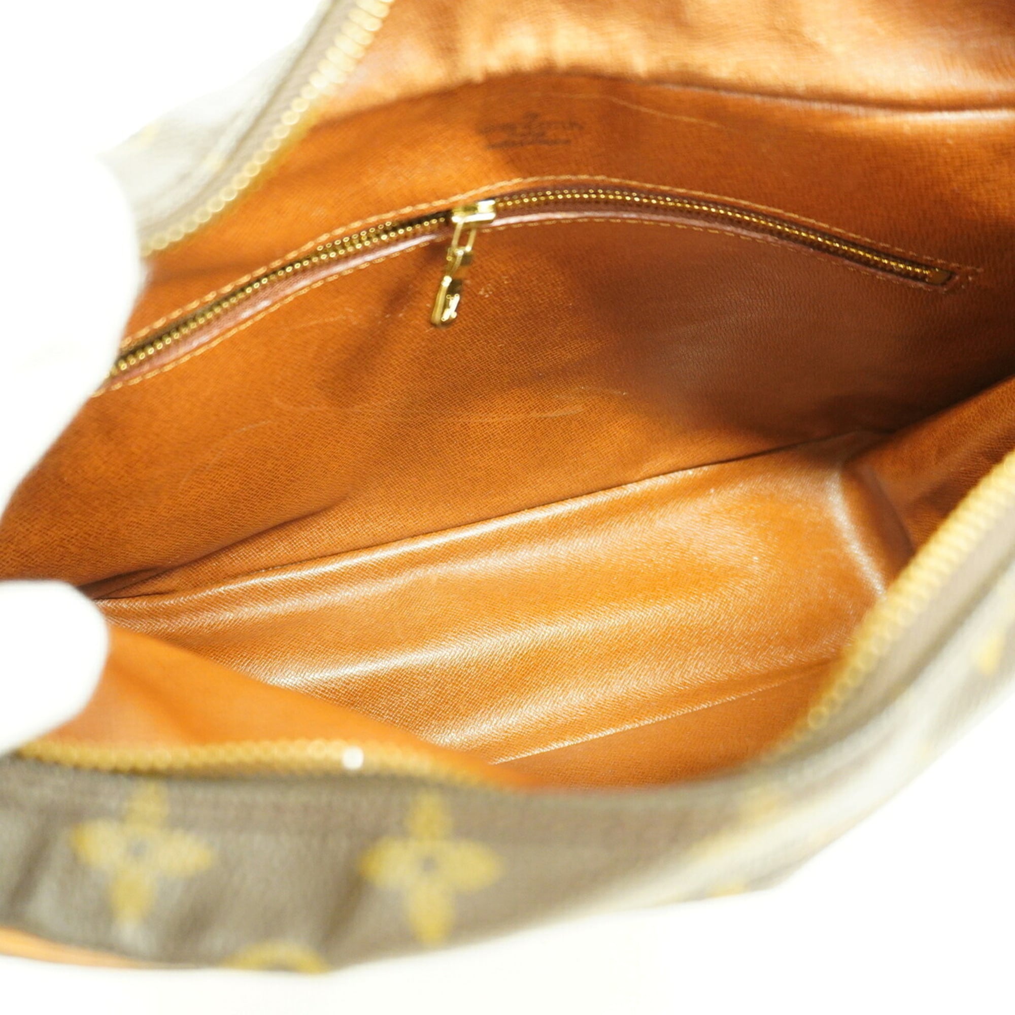 Louis Vuitton Brown Shoulder Bag (Pre-Owned)