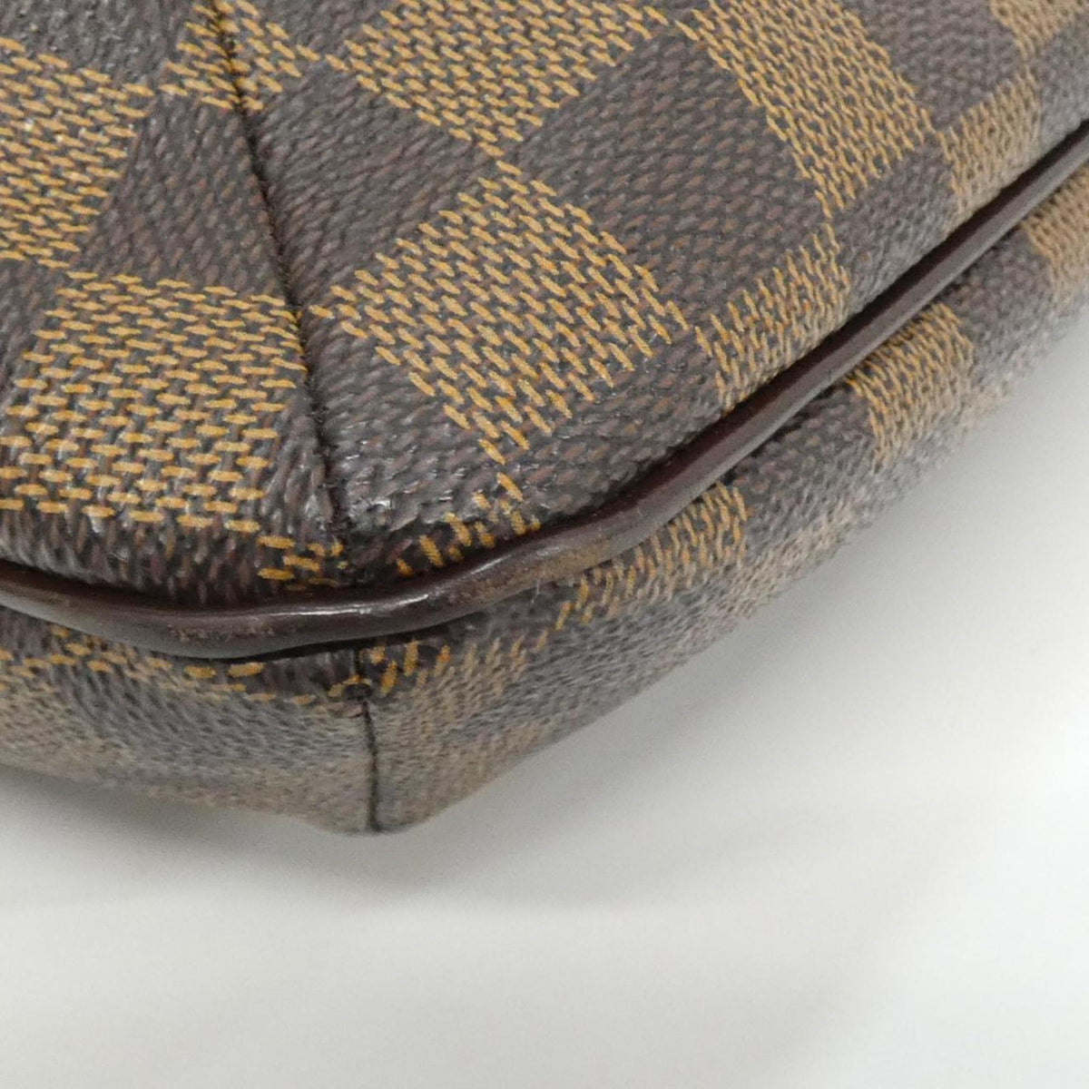 Louis Vuitton Brown Coated Canvas Shoulder Bag (Pre-Owned)