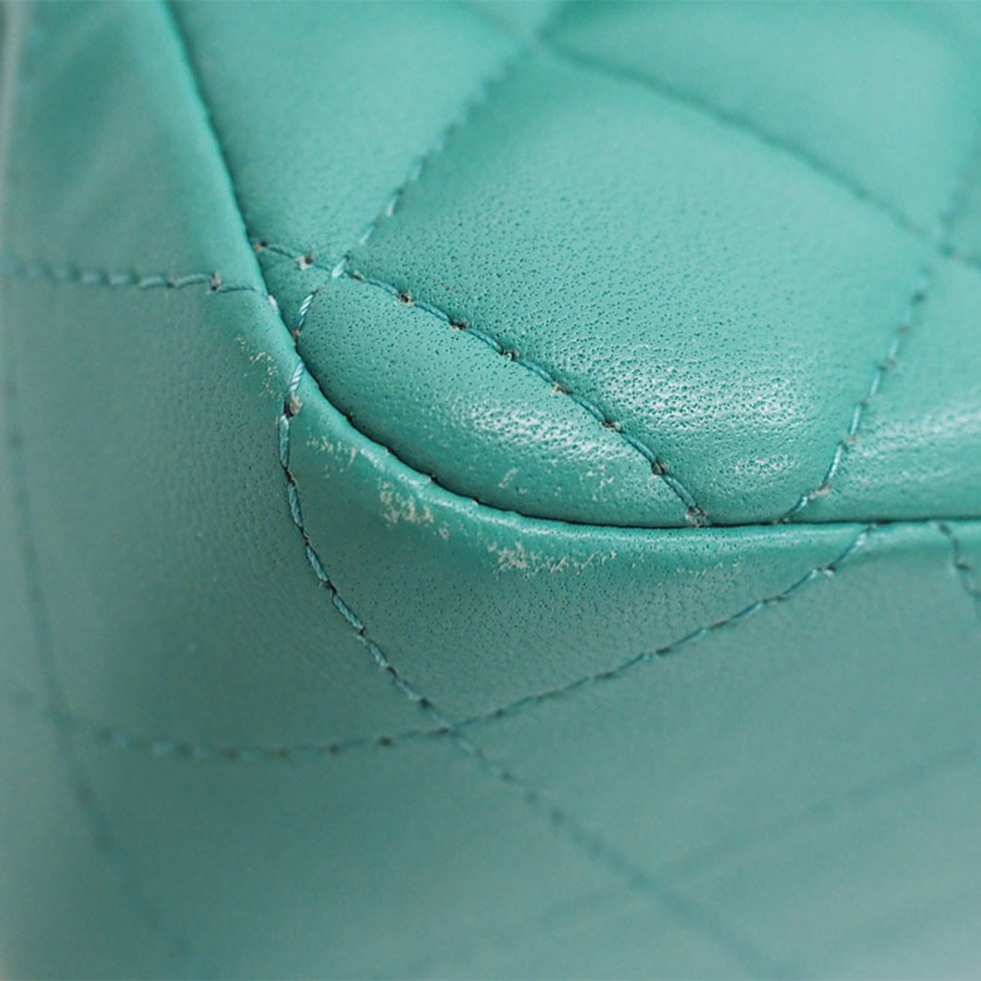 Chanel Green Shoulder Bag (Pre-Owned)