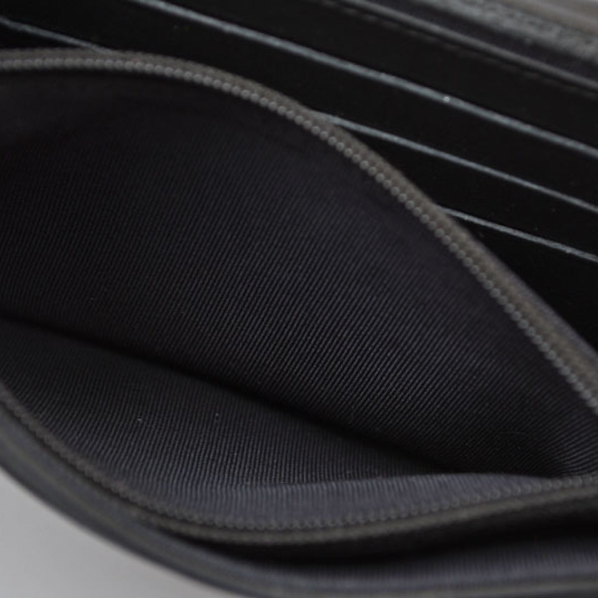 Chanel Black Leather Wallet (Bi-Fold) (Pre-Owned)
