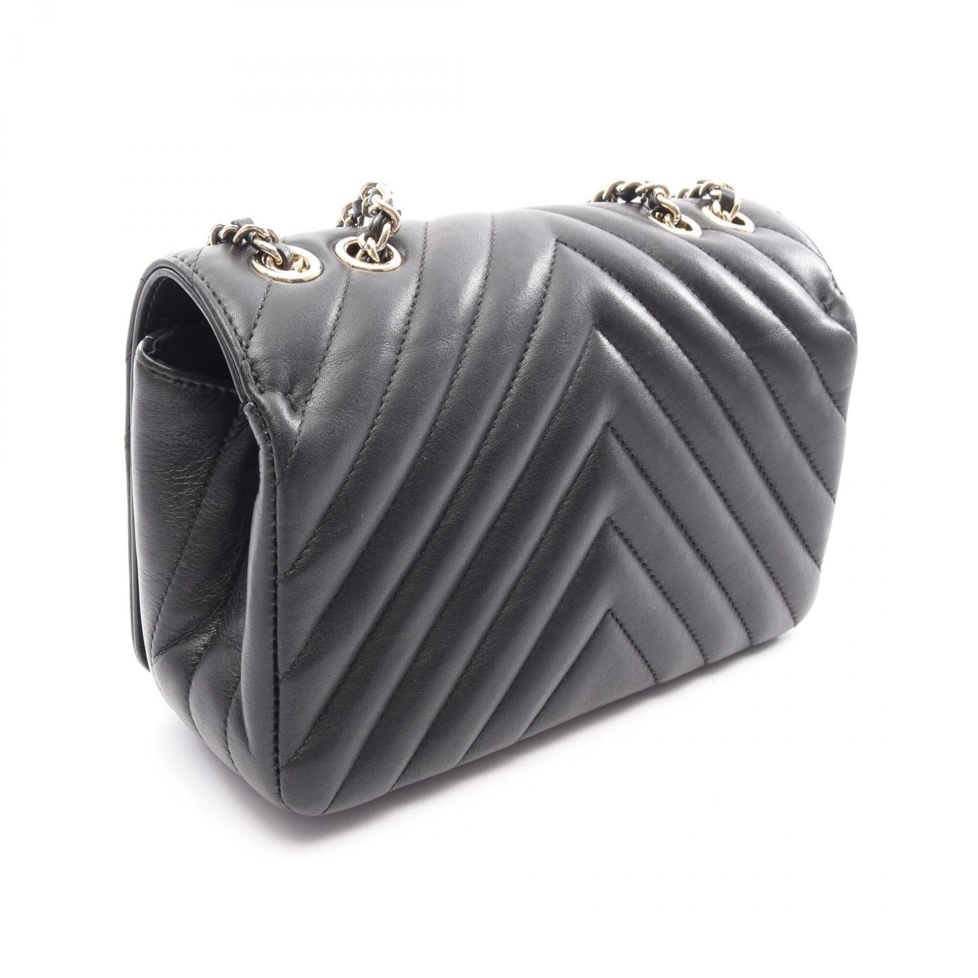 Chanel Black Leather Handbag Shoulder Bag (Pre-Owned)