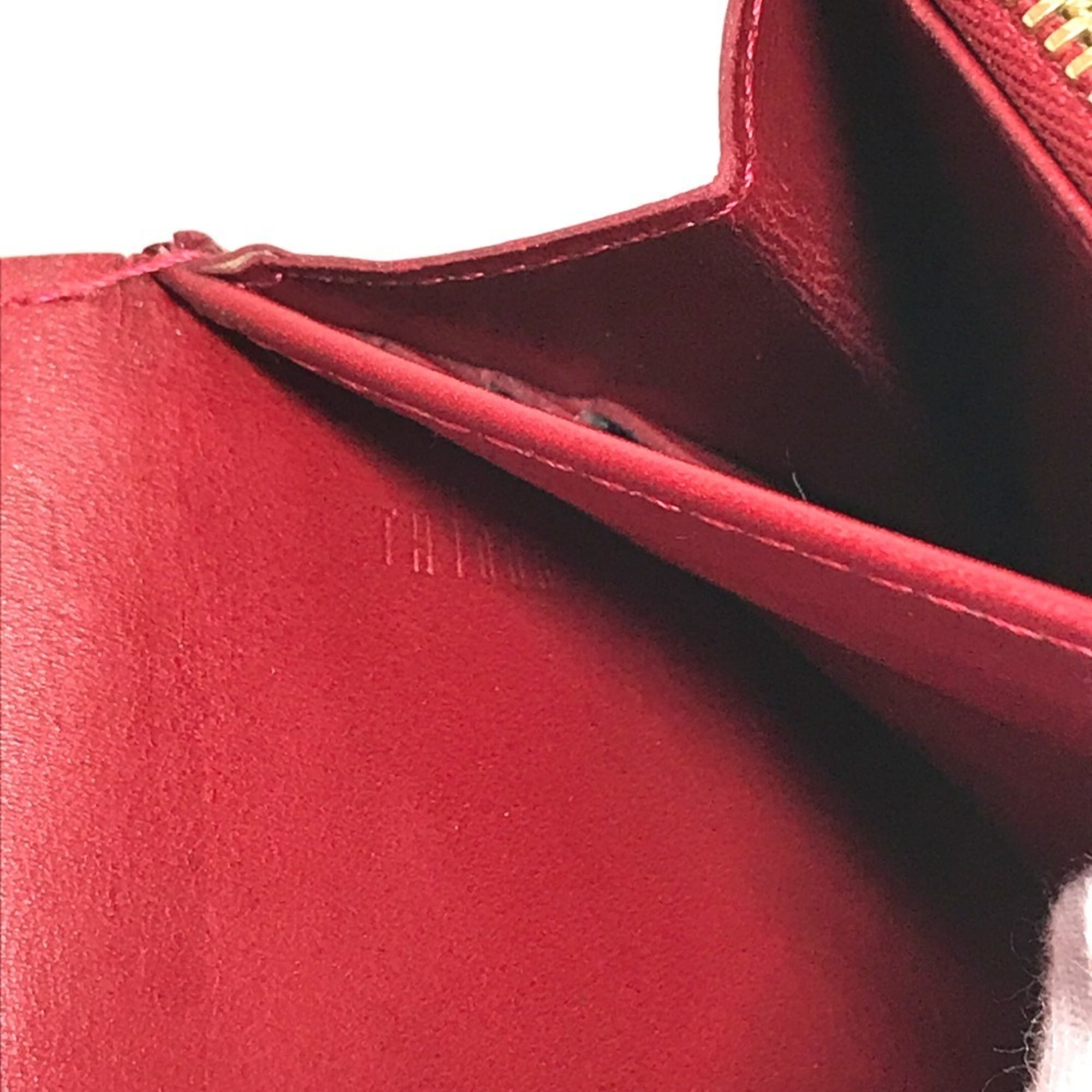 Louis Vuitton Monogram Vernis Pomme D'amour Red Color Monogram Vernis Long Wallet (Bi-Fold) (Pre-Owned)