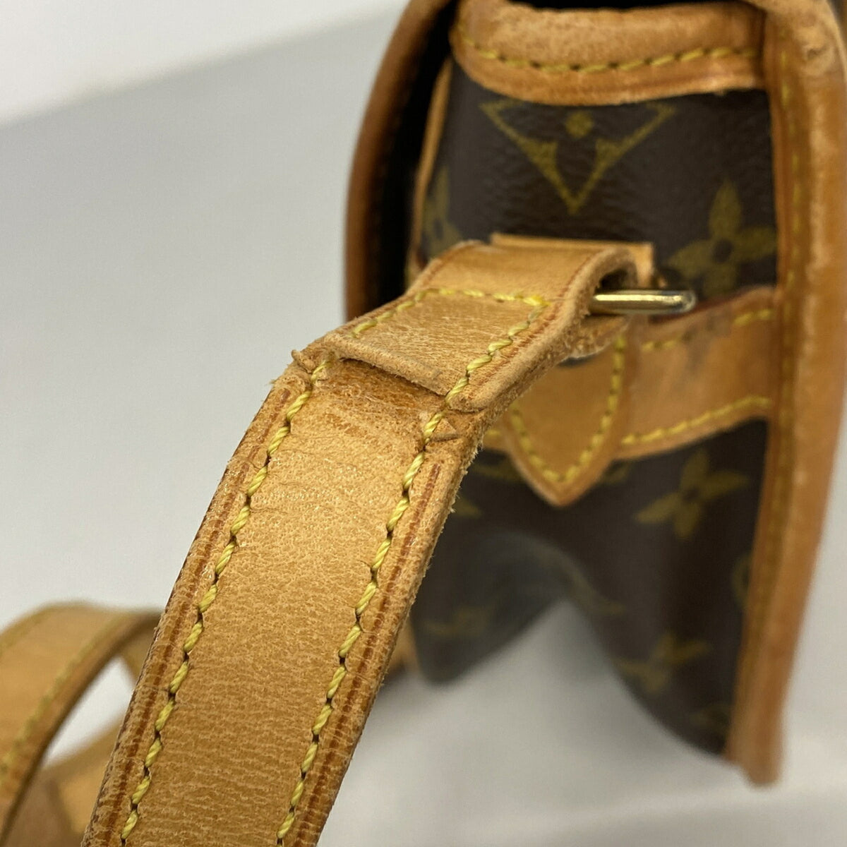Louis Vuitton Brown Shoulder Bag (Pre-Owned)