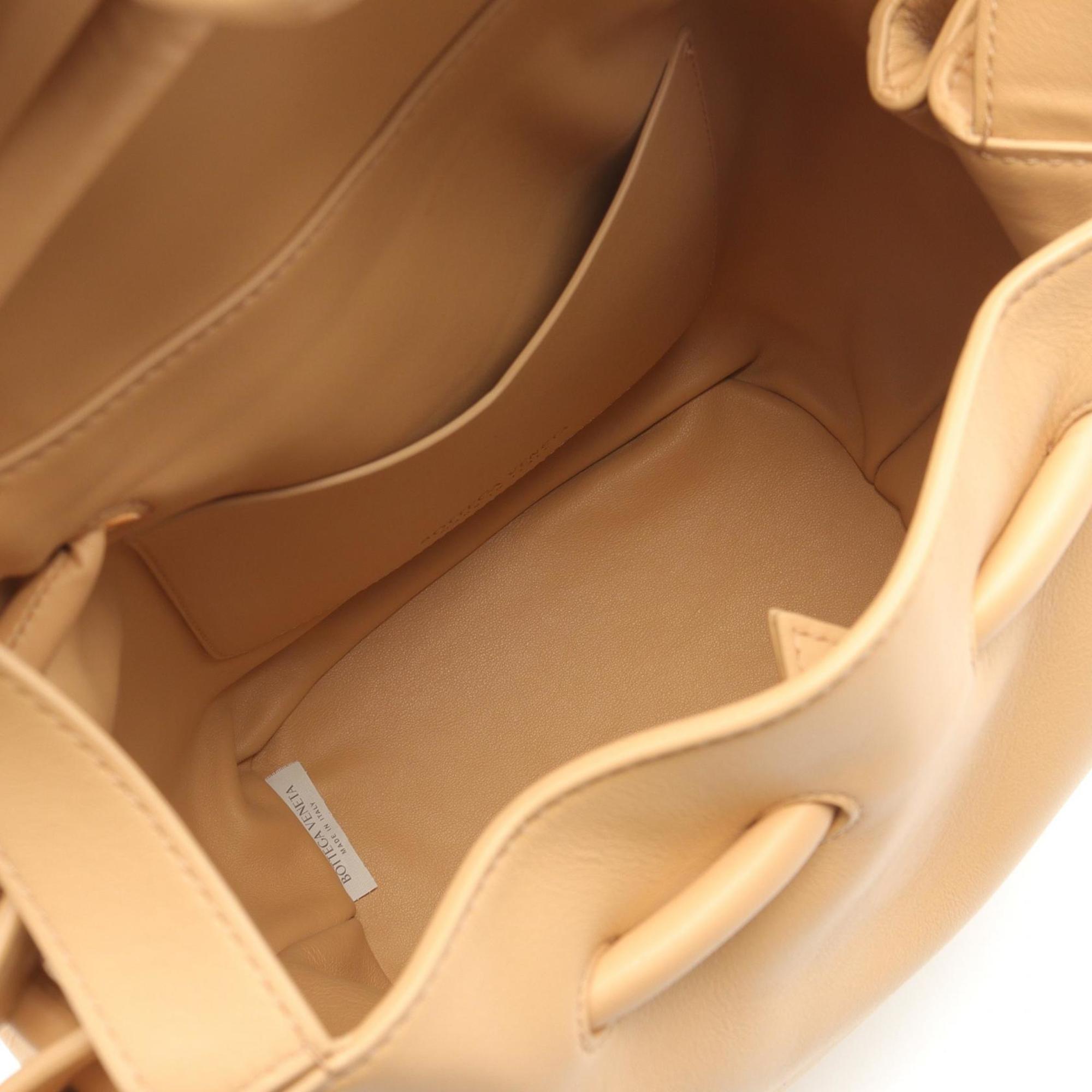 Bottega Veneta Beige Leather Handbag (Pre-Owned)