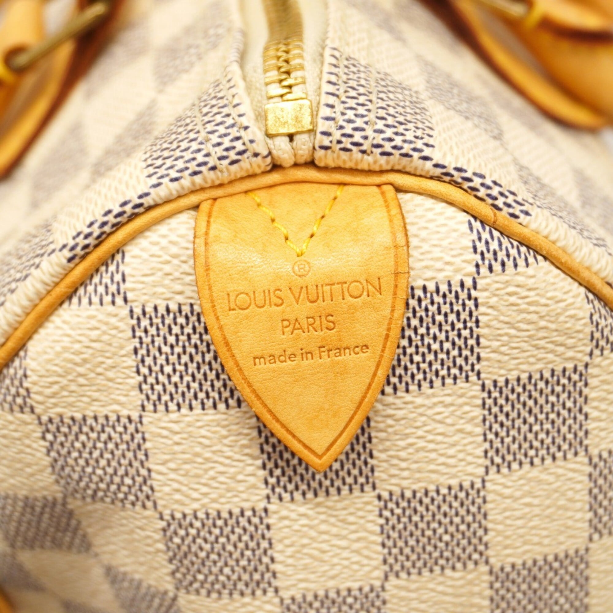 Louis Vuitton White Handbag (Pre-Owned)