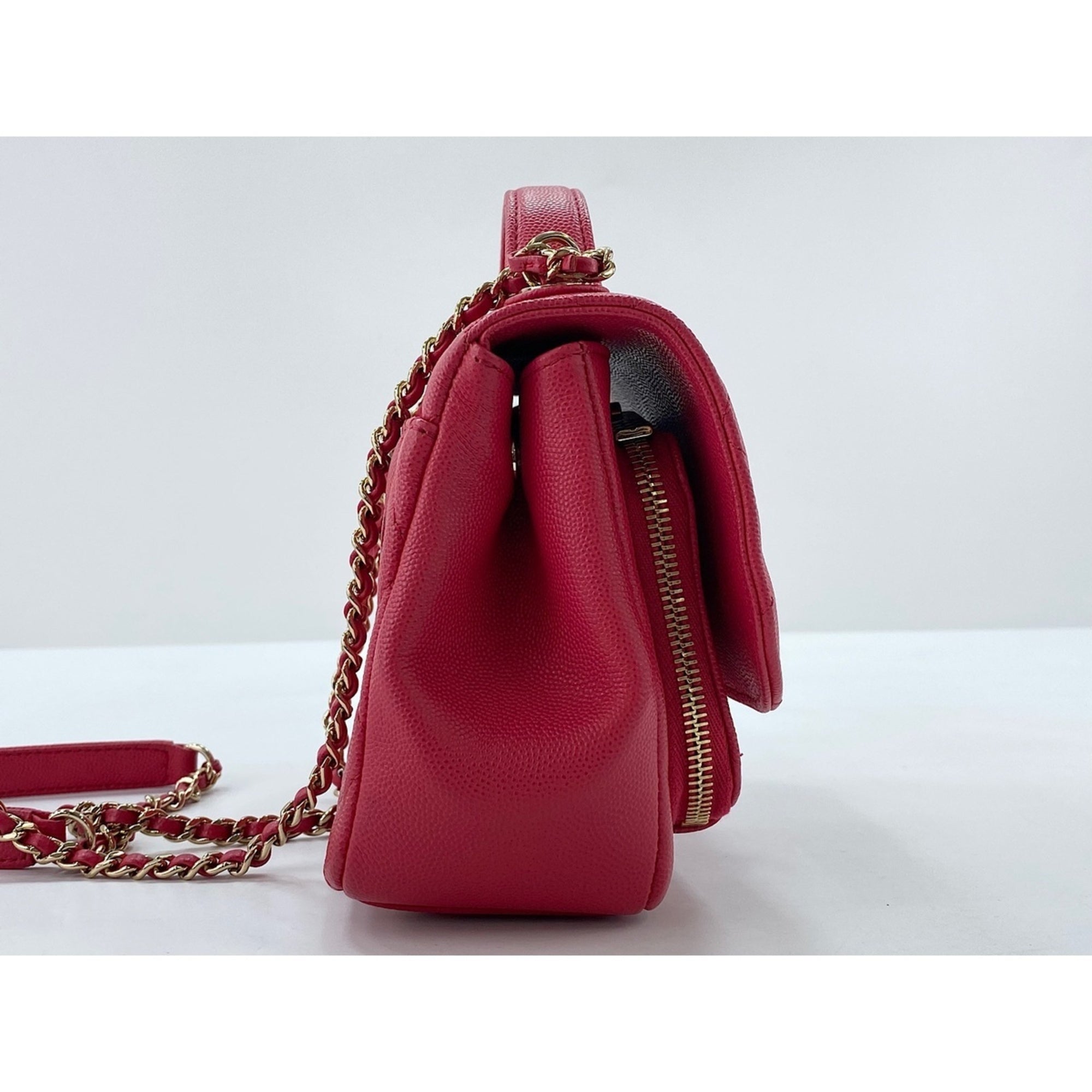 Chanel Red Color Shoulder Bag (Pre-Owned)