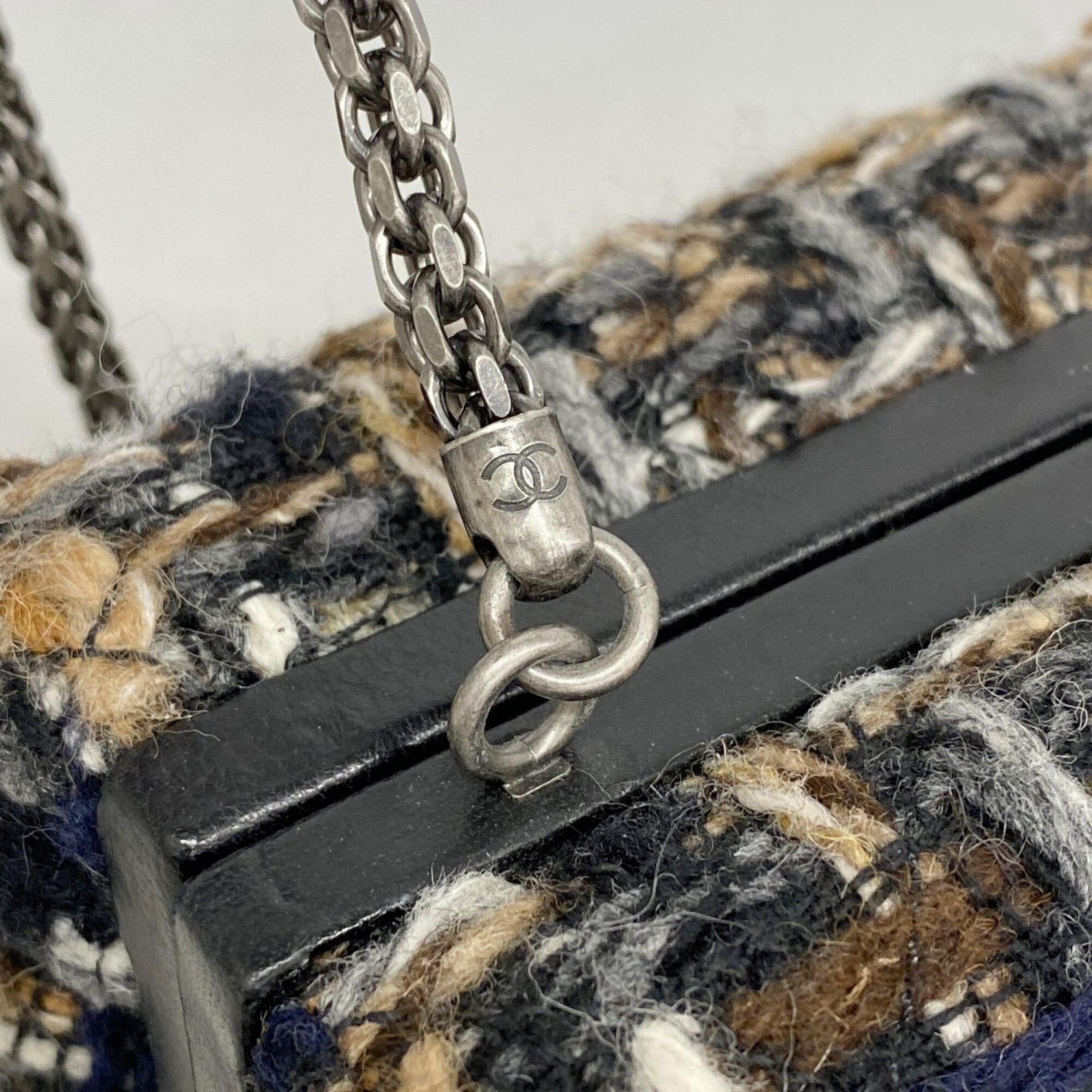 Chanel Black Brown Tweed Shoulder Bag (Pre-Owned)