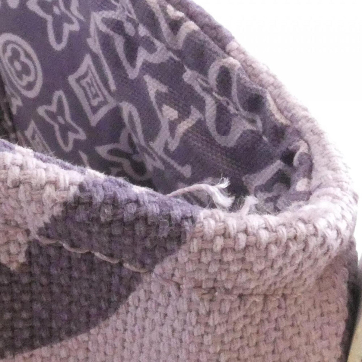 Louis Vuitton Lilac Canvas Handbag (Pre-Owned)