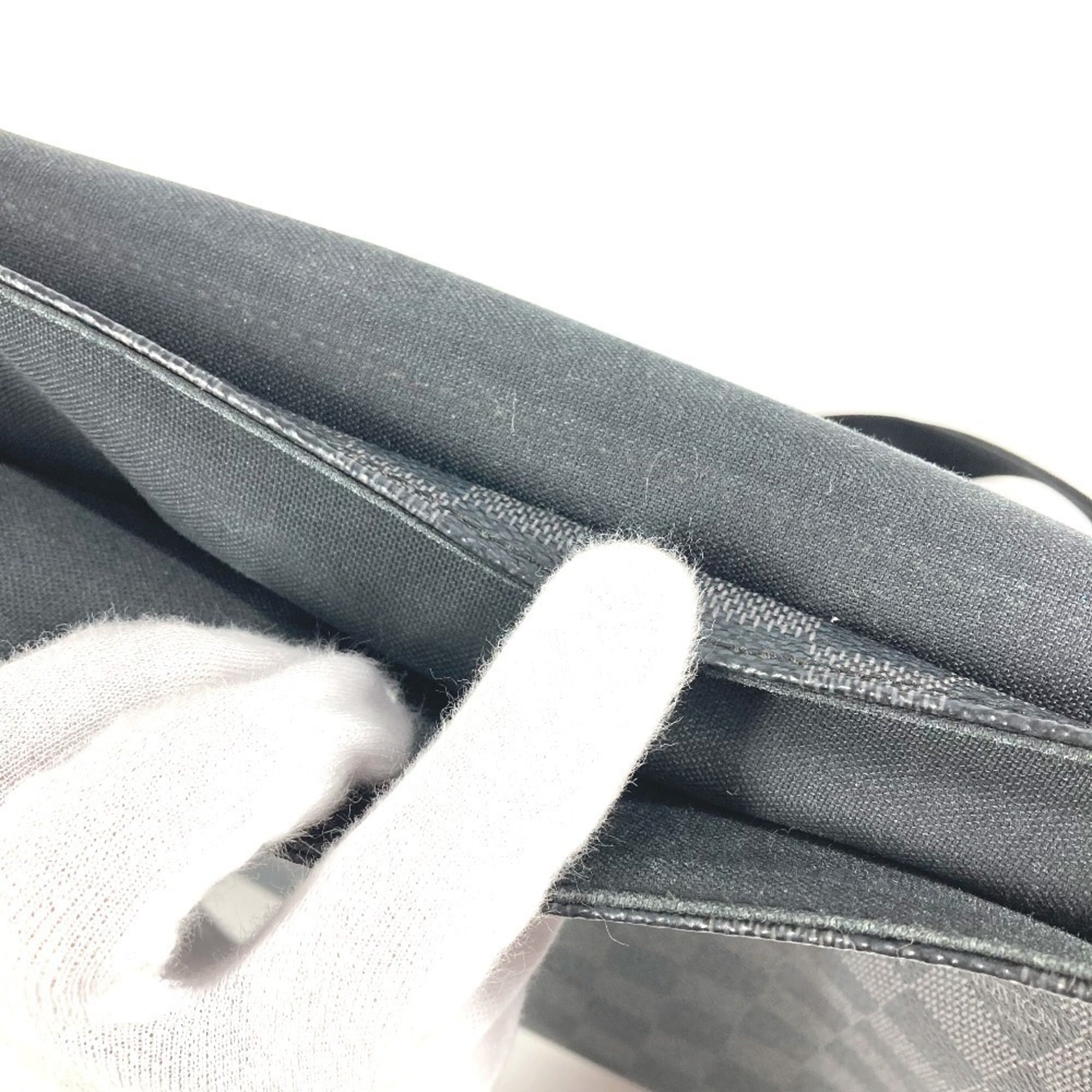 Louis Vuitton Black Damier Graphite Messenger Bag Shoulder Bag (Pre-Owned)