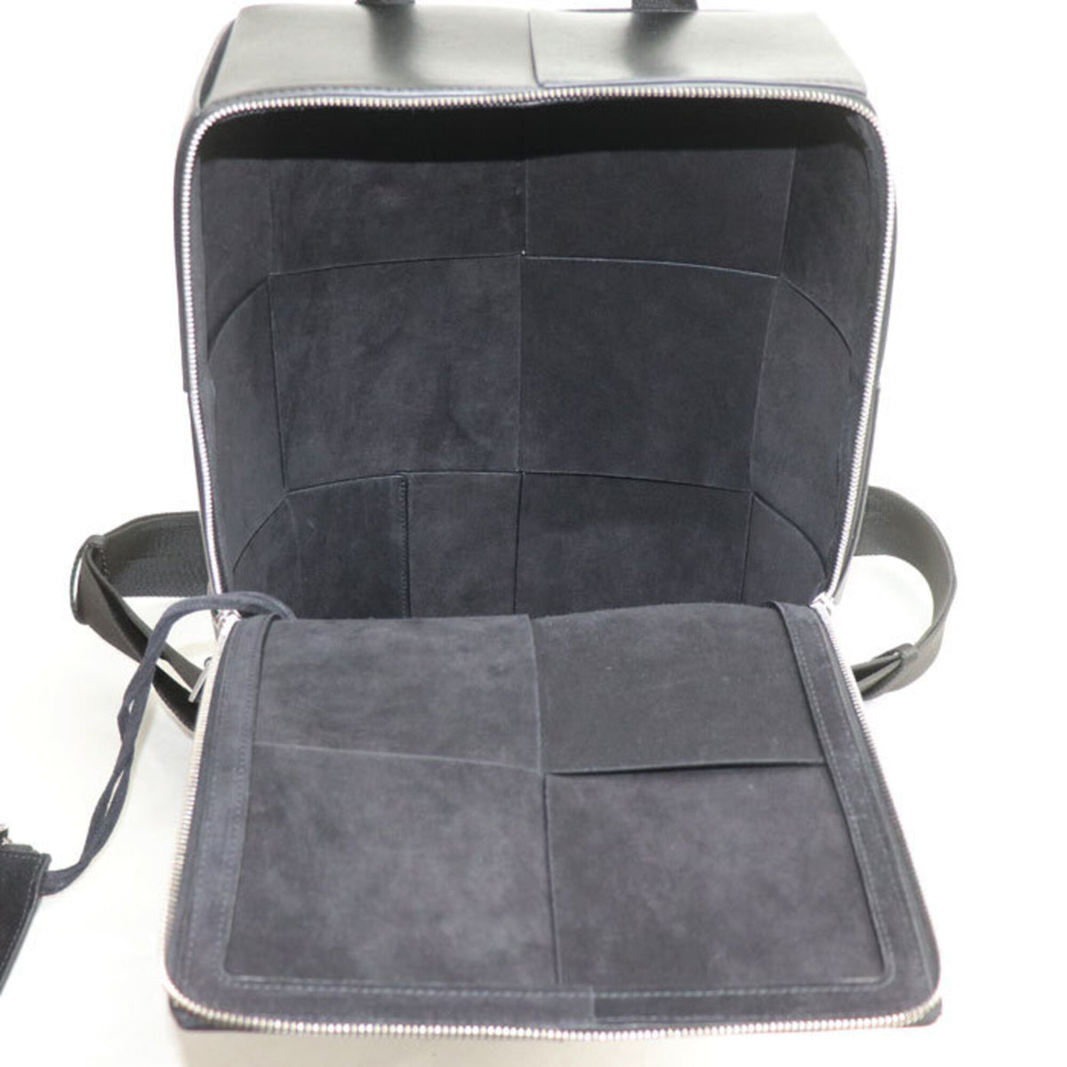 Bottega Veneta Black Leather Backpack (Pre-Owned)