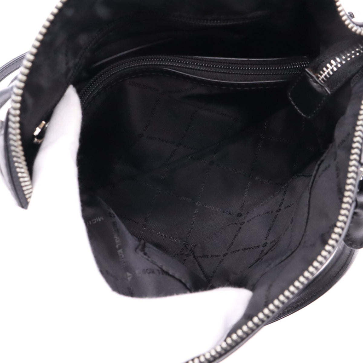 Michael Kors Black Leather Handbag (Pre-Owned)