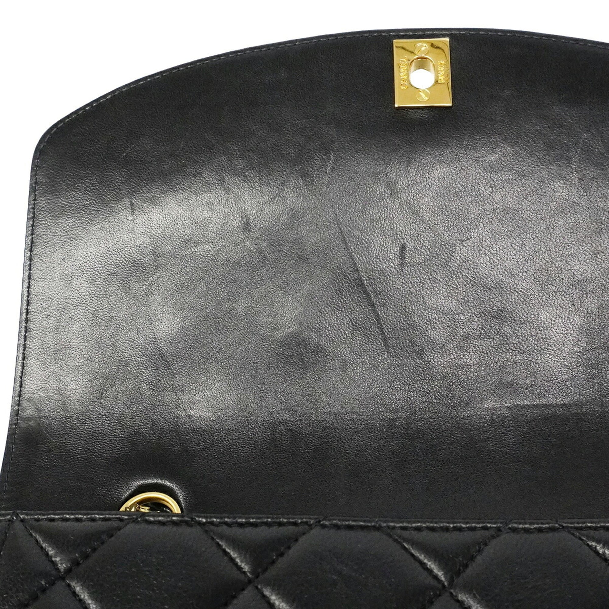 Chanel Black Leather Shoulder Bag (Pre-Owned)