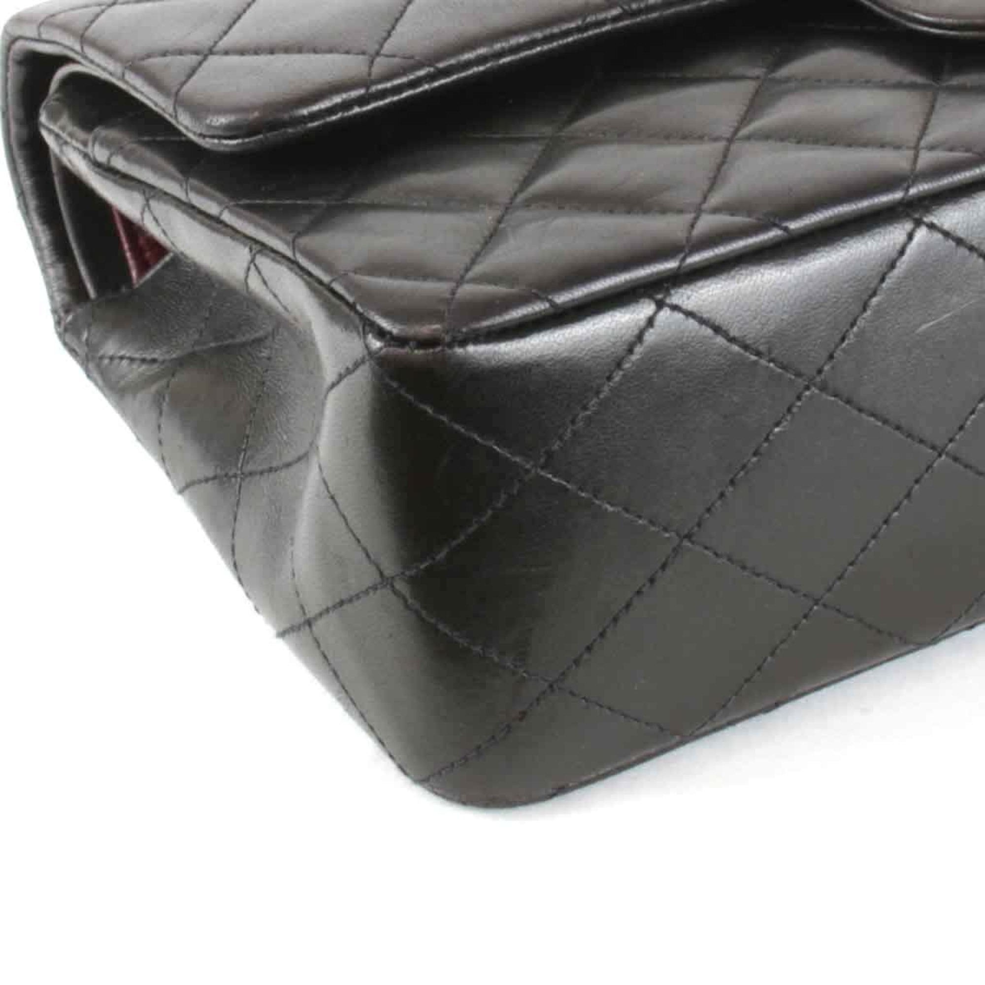 Chanel Black Leather Shoulder Bag (Pre-Owned)