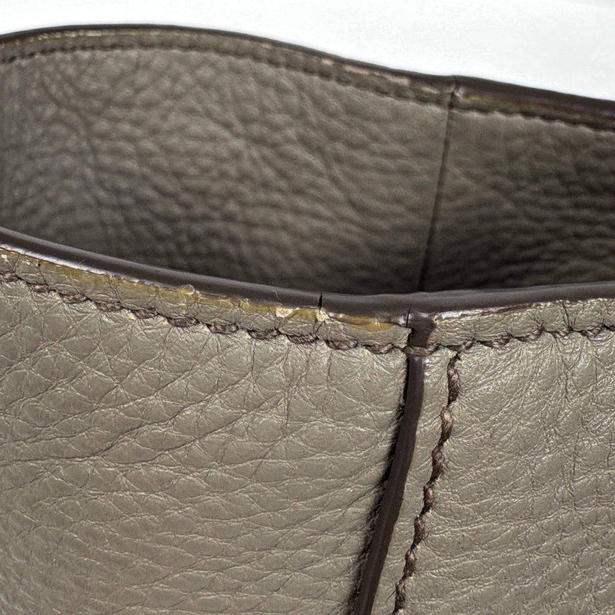 Prada Beige Leather Tote Bag (Pre-Owned)