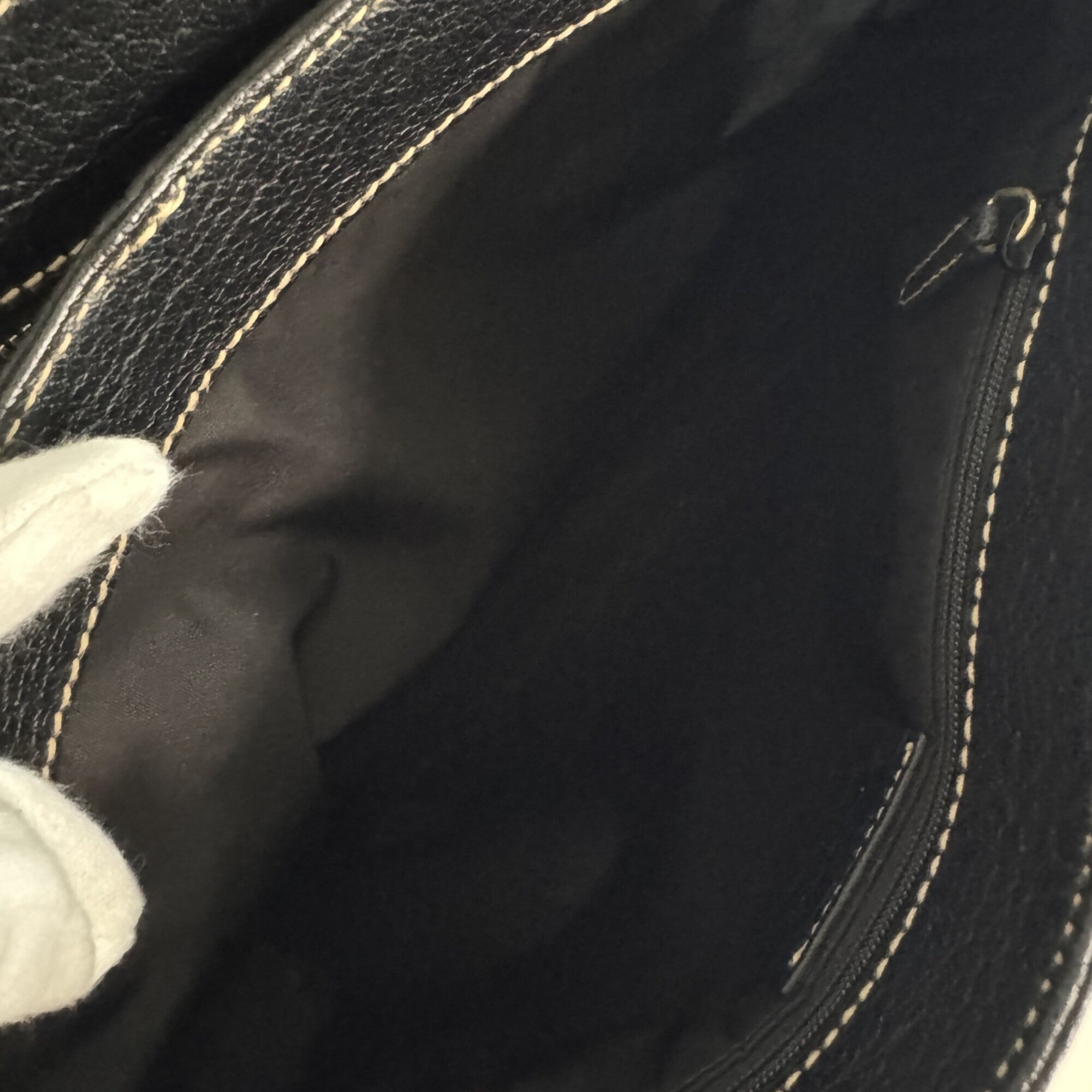 Bvlgari Black Leather Handbag (Pre-Owned)