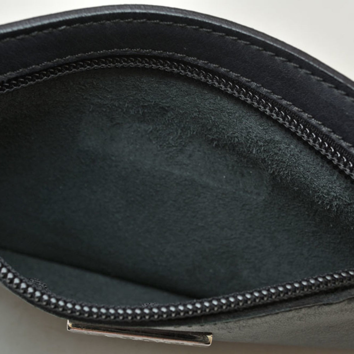Loewe Black Leather Handbag (Pre-Owned)