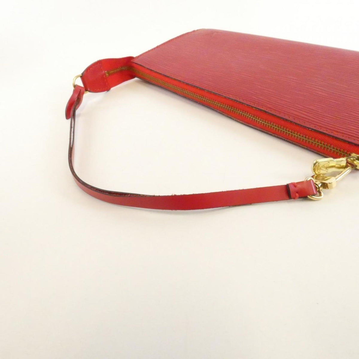 Louis Vuitton Red Color Leather Pochette Pouch (Pre-Owned)