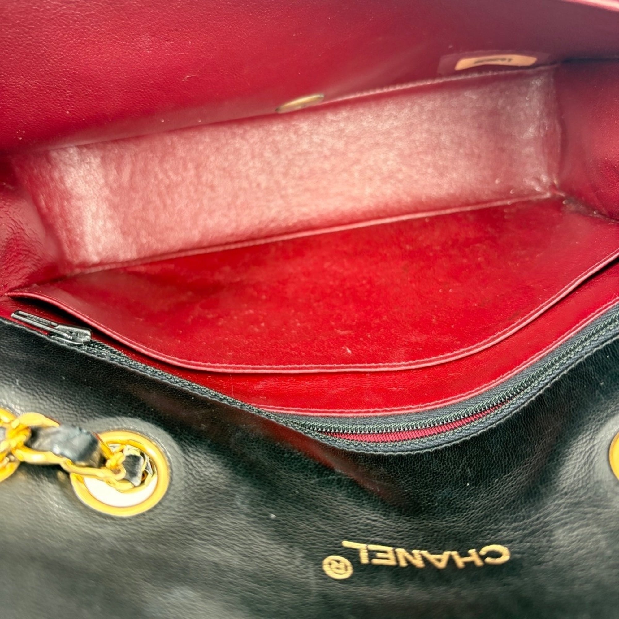 Chanel Black Handbag (Pre-Owned)