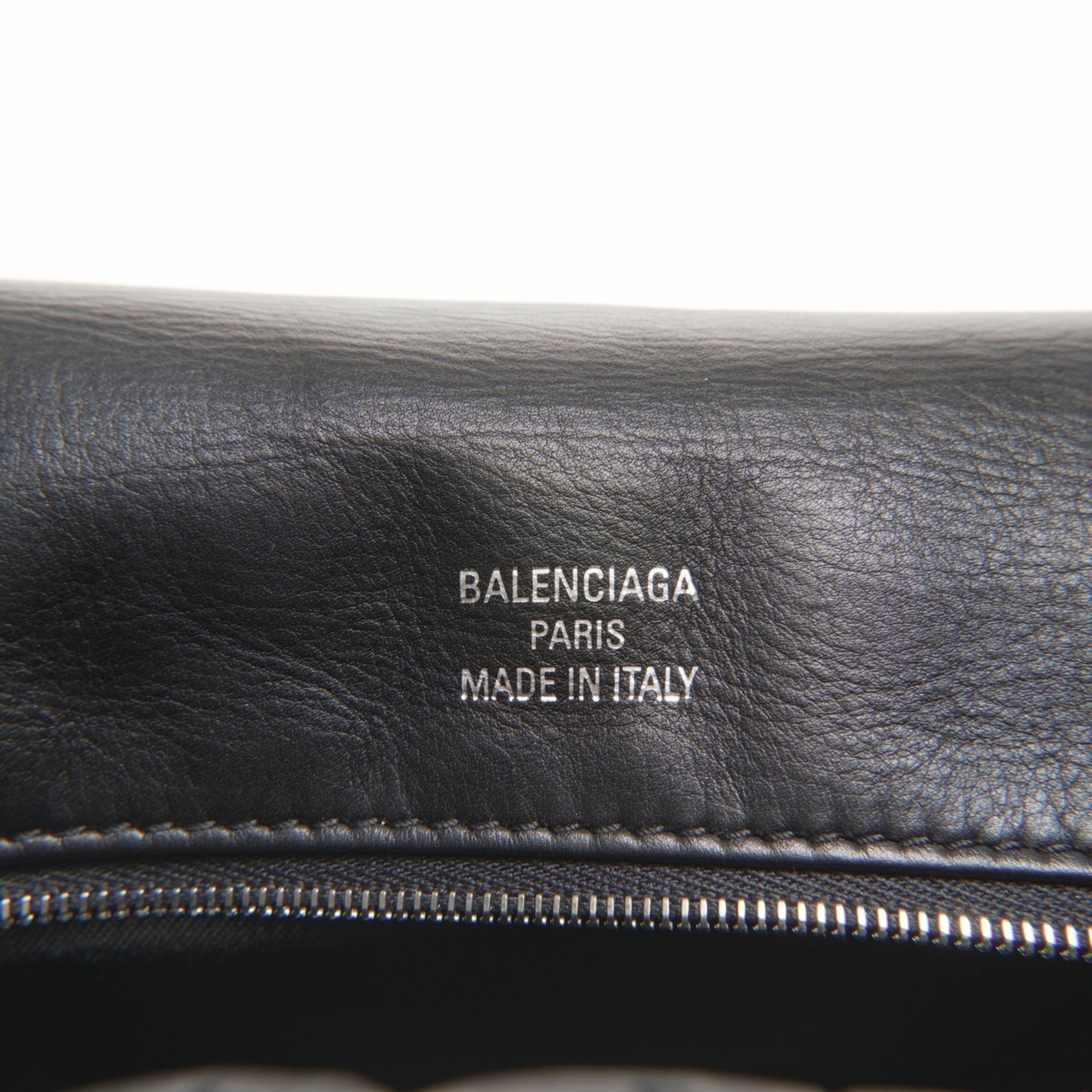 Balenciaga Black Leather Shoulder Bag (Pre-Owned)