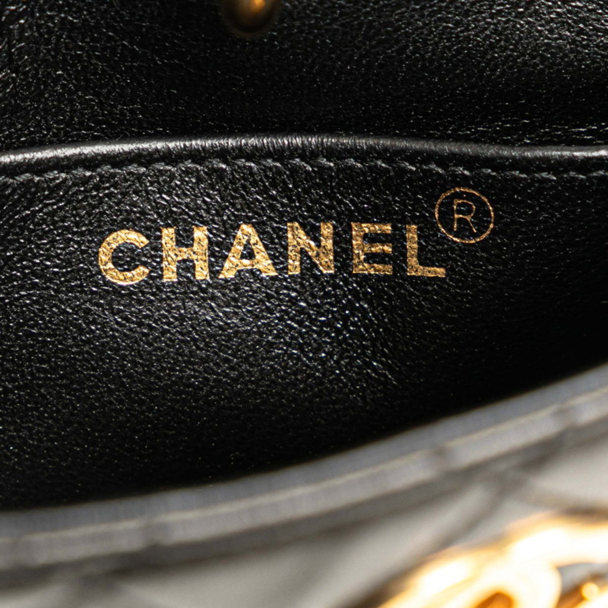Chanel Black Leather Handbag (Pre-Owned)